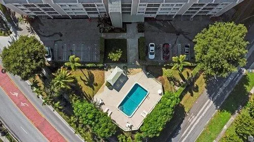 505 Spencer Drive, #406
