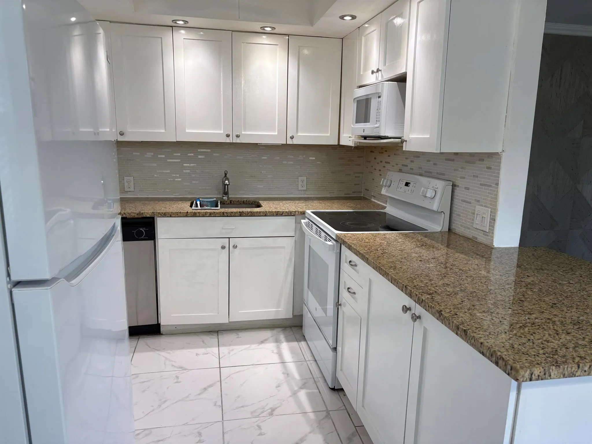 169 Dorset E, #169 E