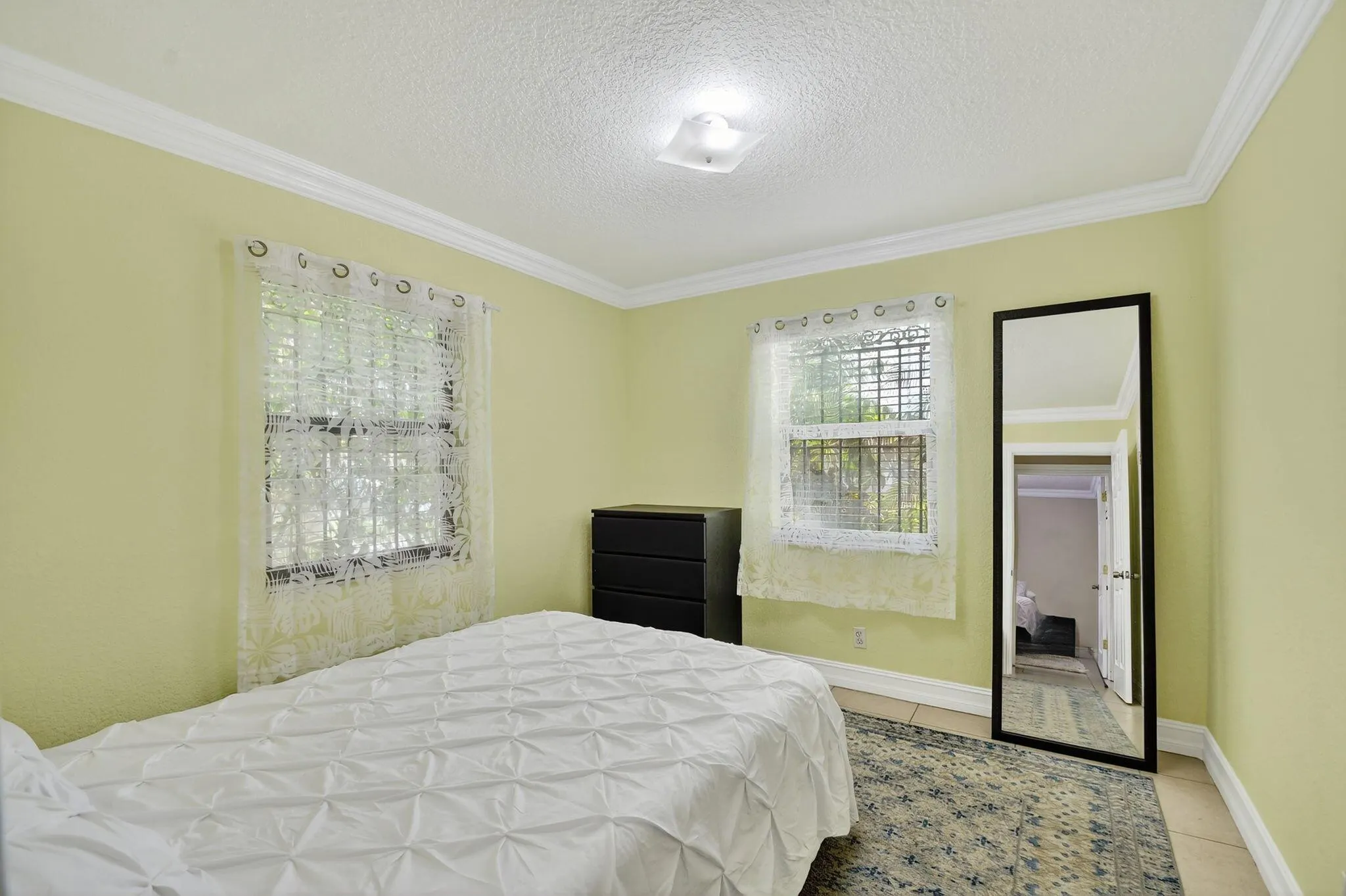 1035 Soelca Drive