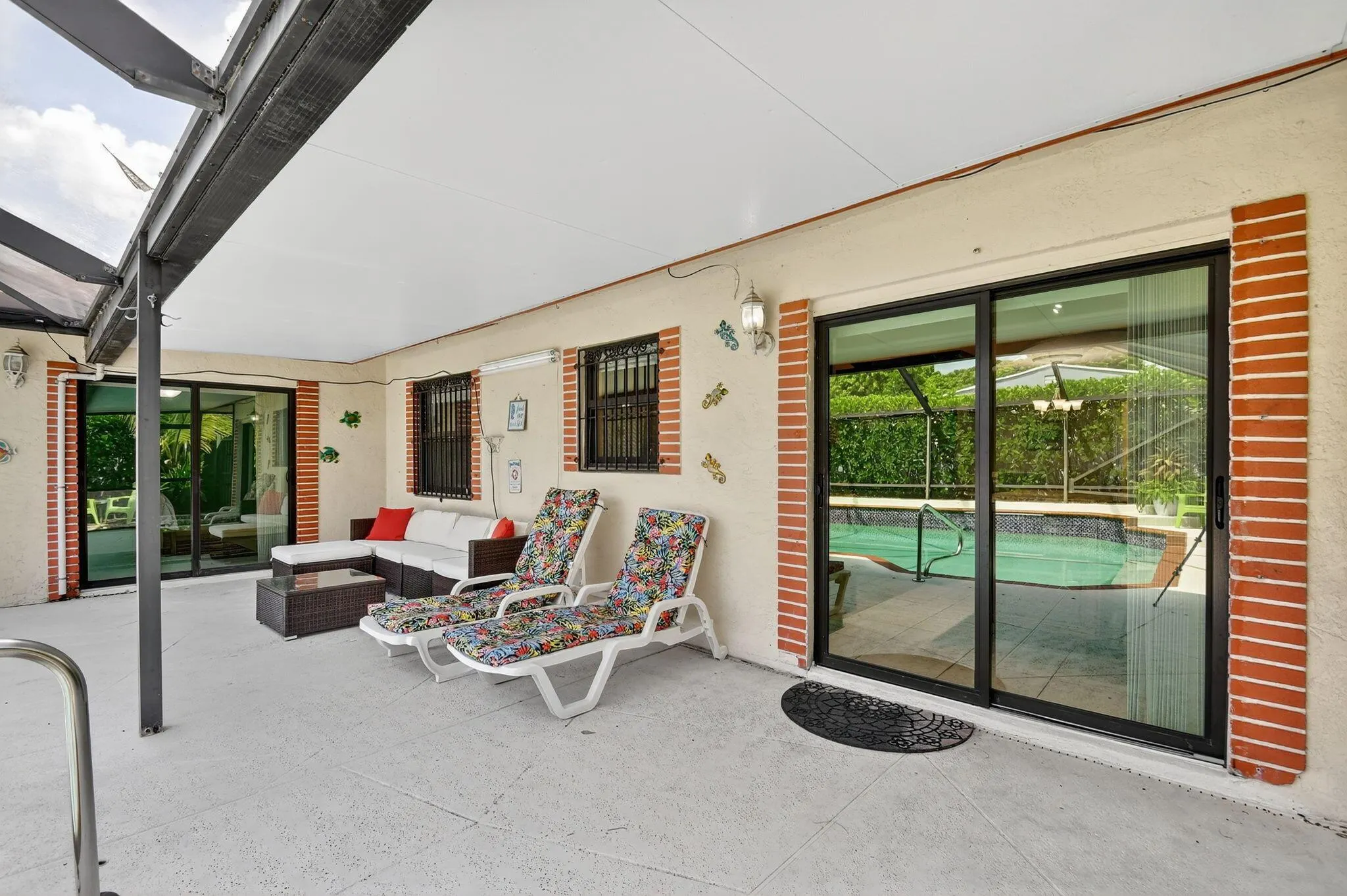 1035 Soelca Drive