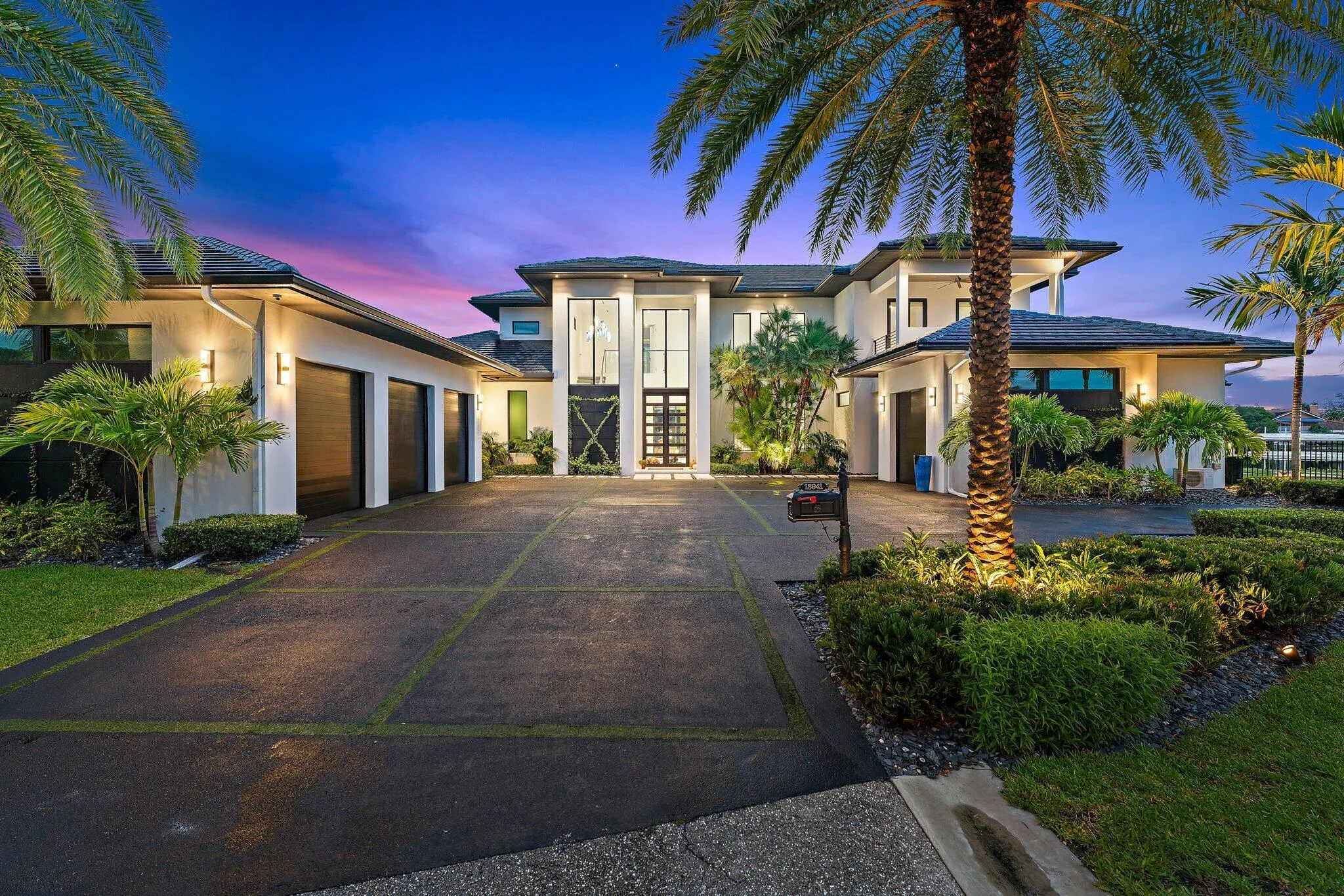 18941 SE Reach Island Lane
