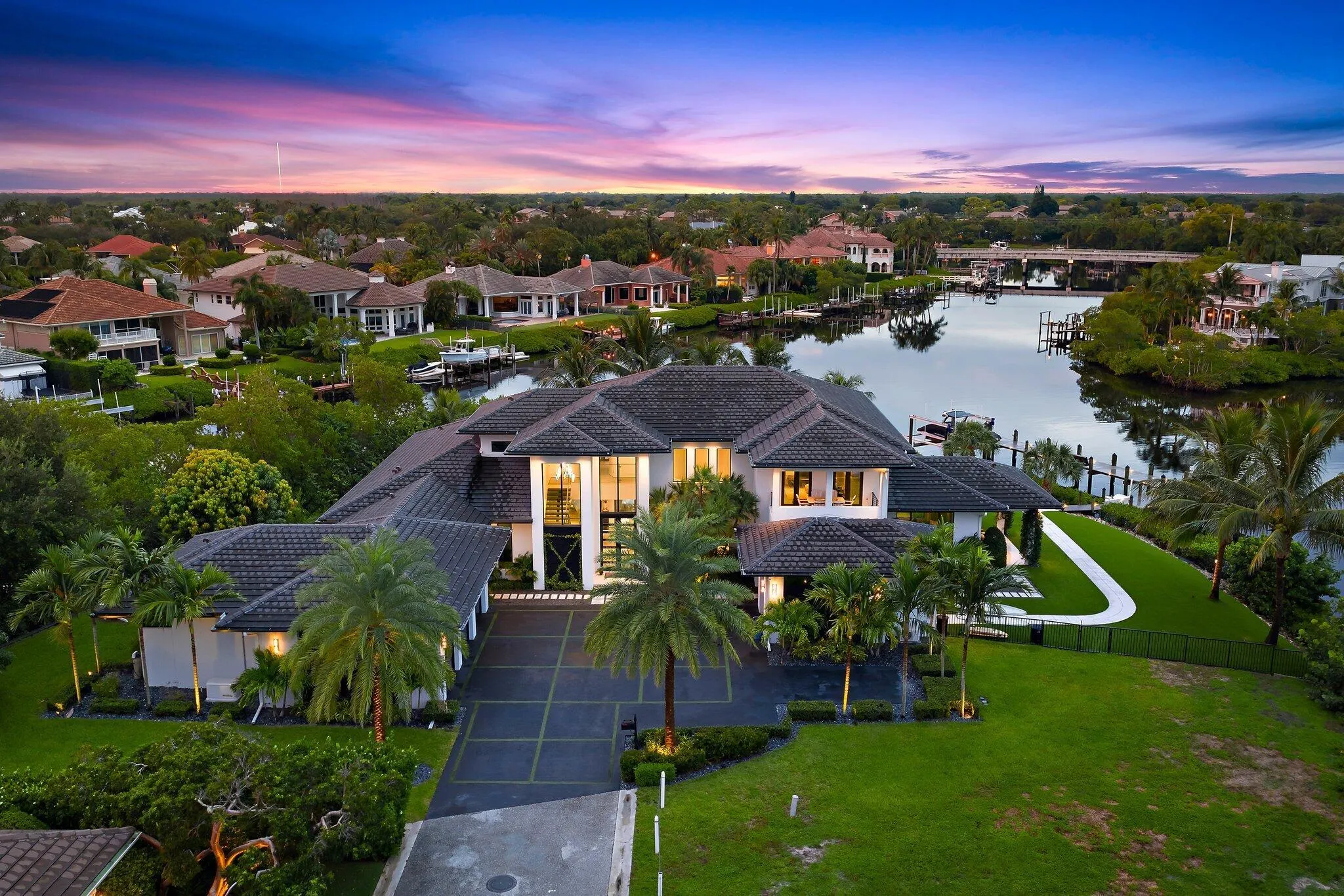 18941 SE Reach Island Lane