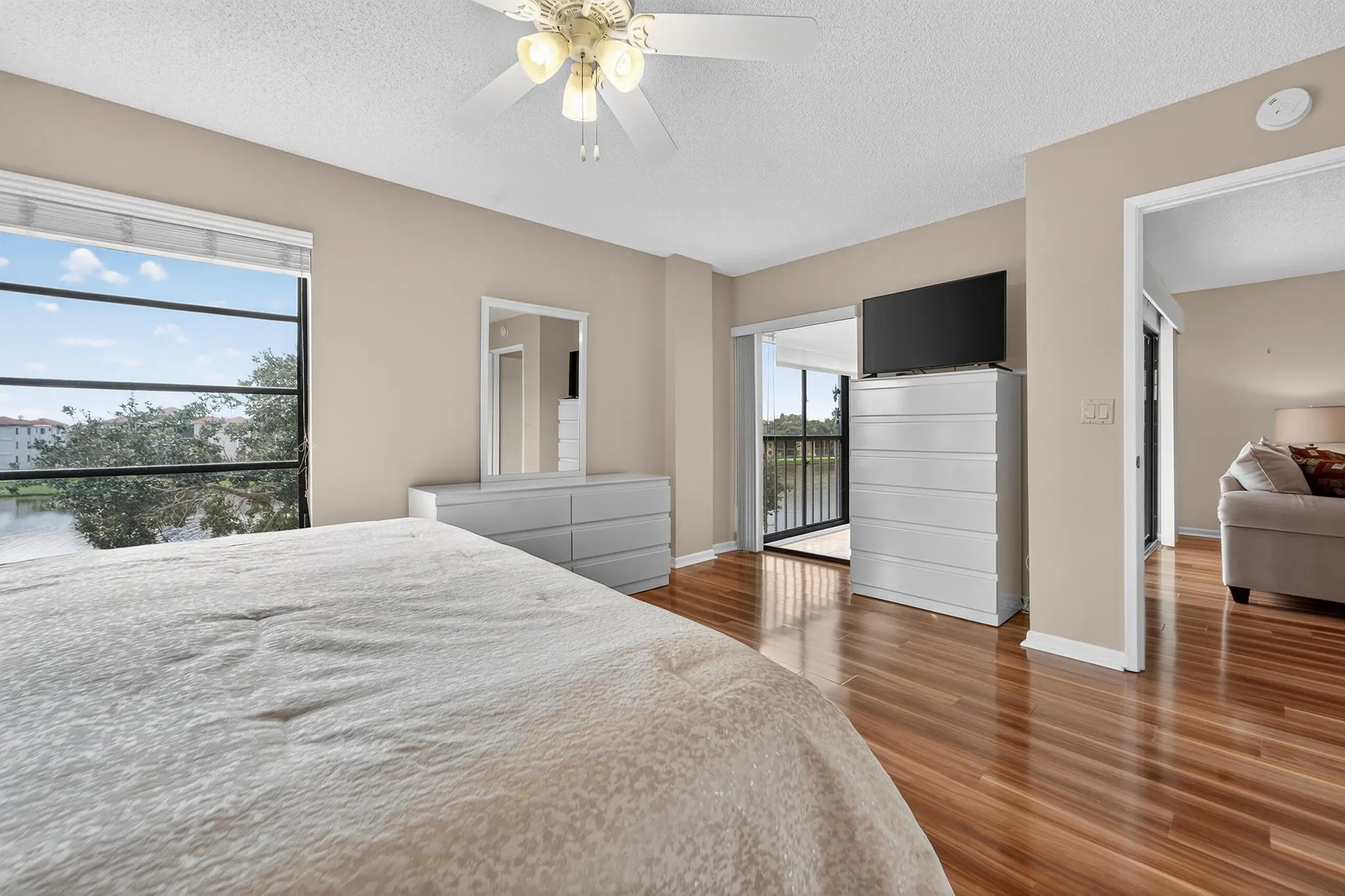 6065 Pointe Regal Circle, #407