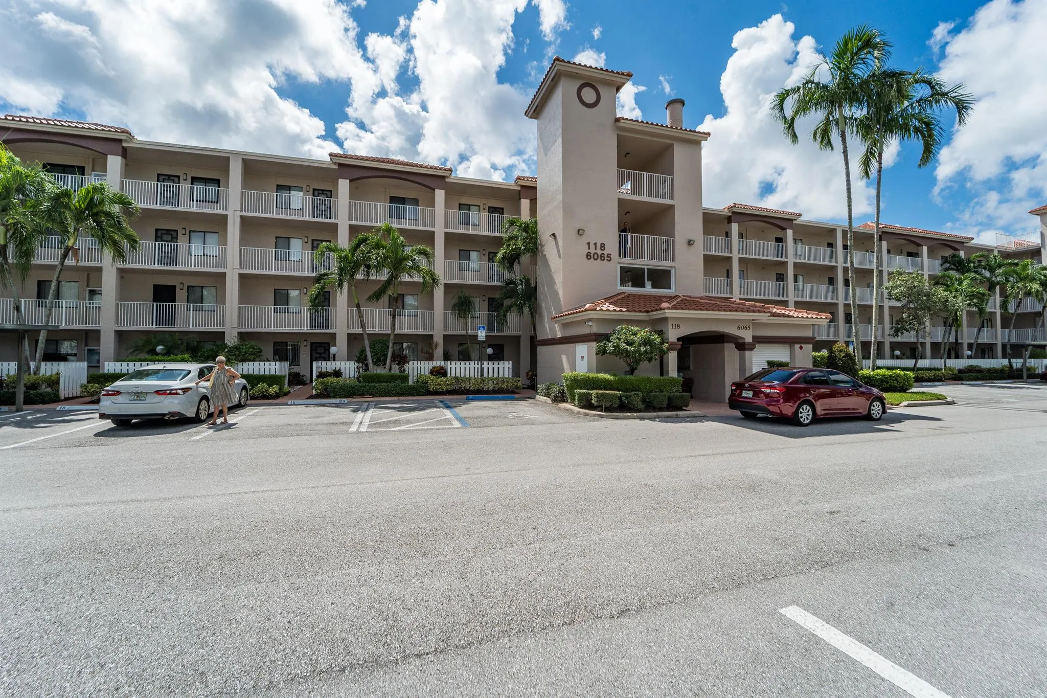 6065 Pointe Regal Circle, #407