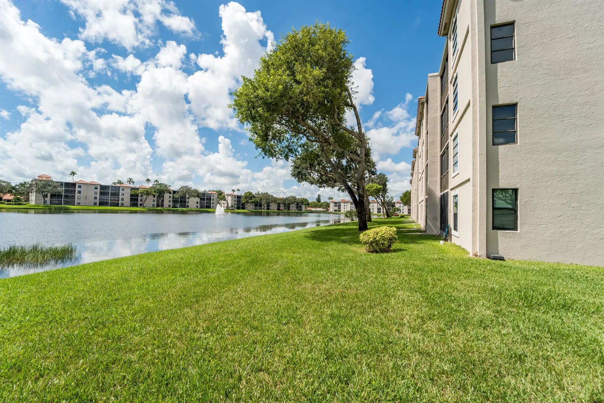 6065 Pointe Regal Circle, #407