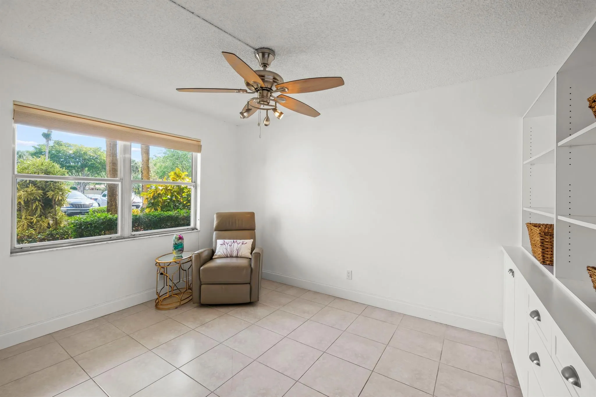 3871 Via Poinciana, #104