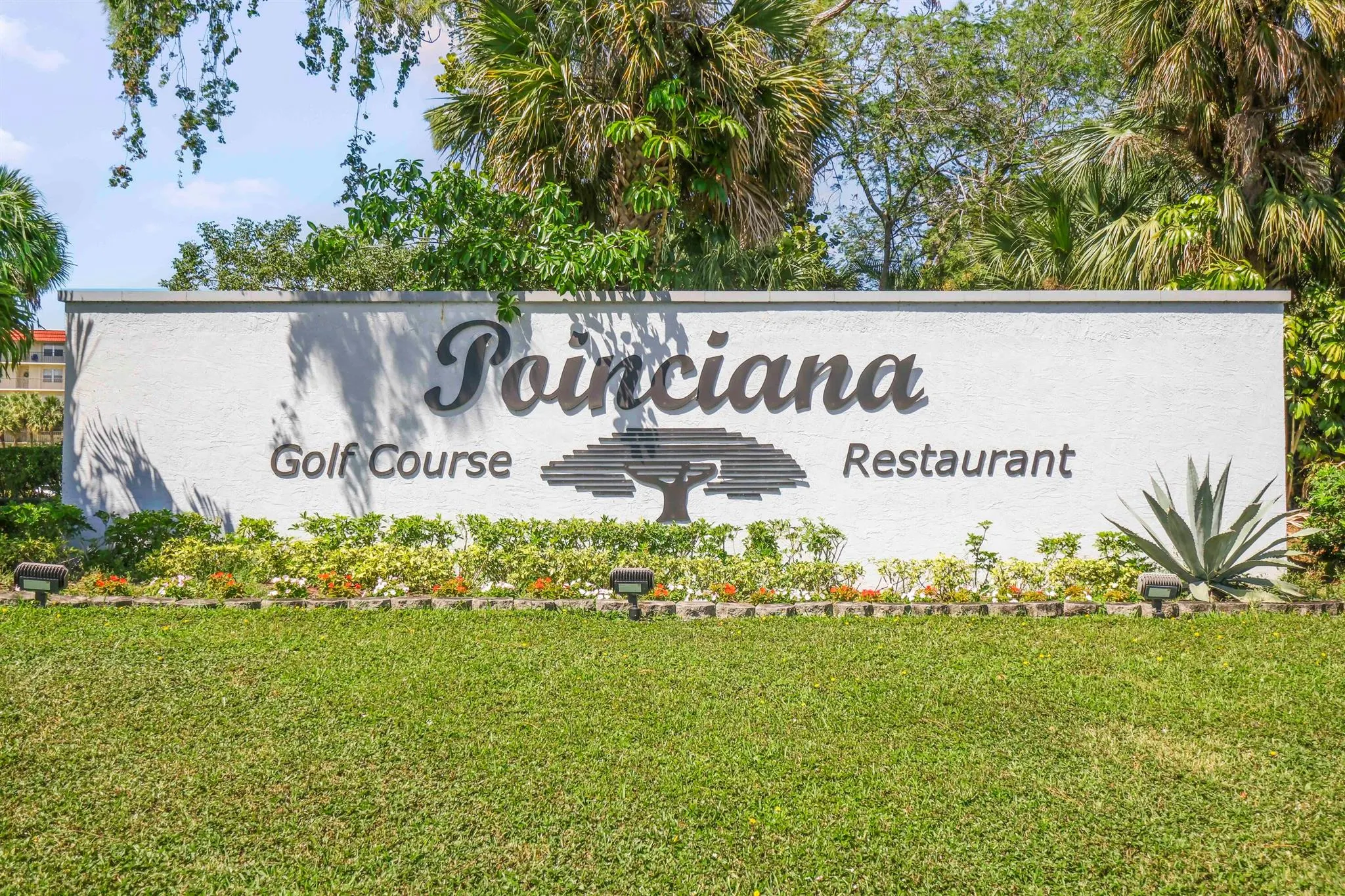 3871 Via Poinciana, #104