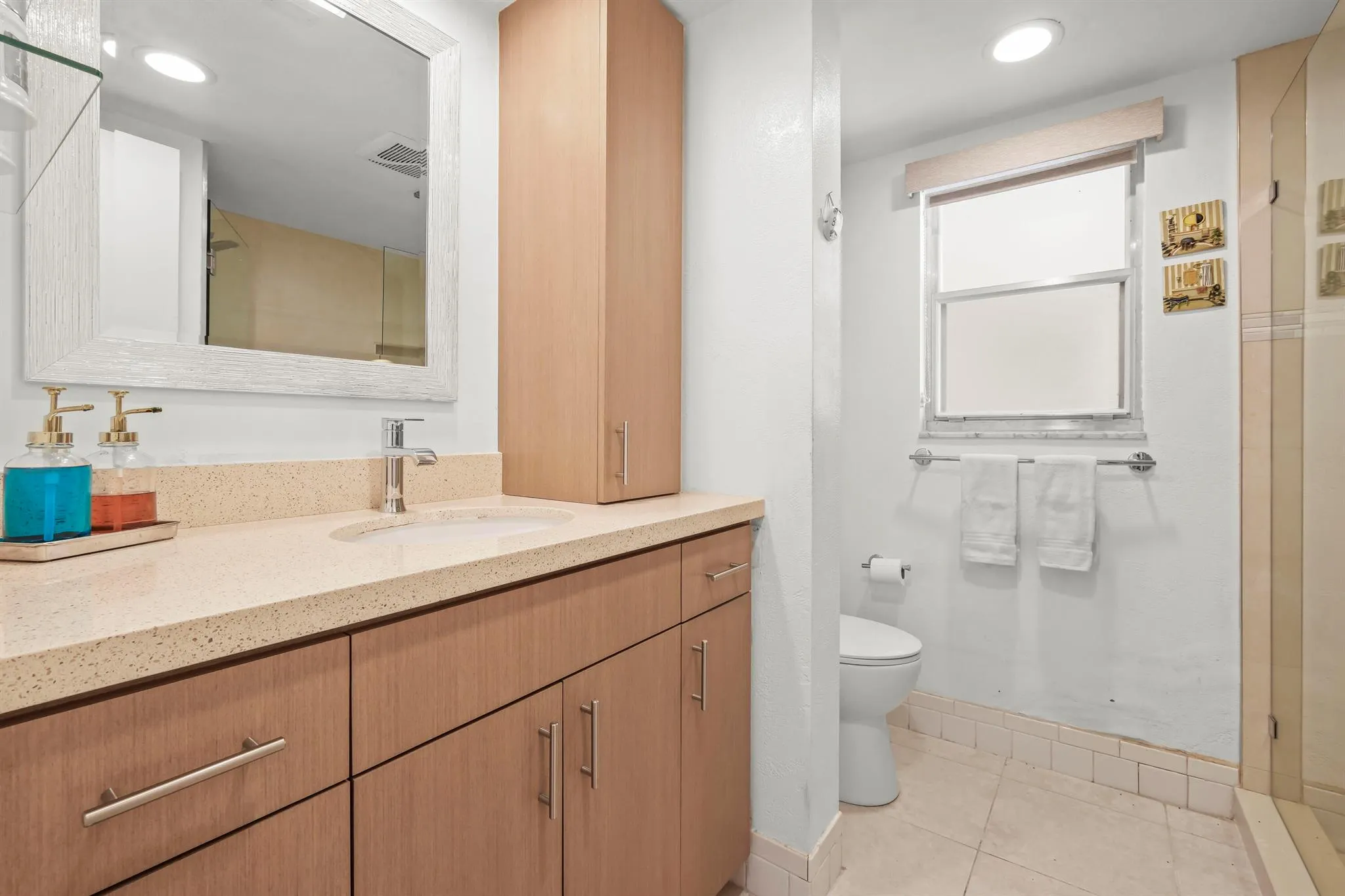 3871 Via Poinciana, #104