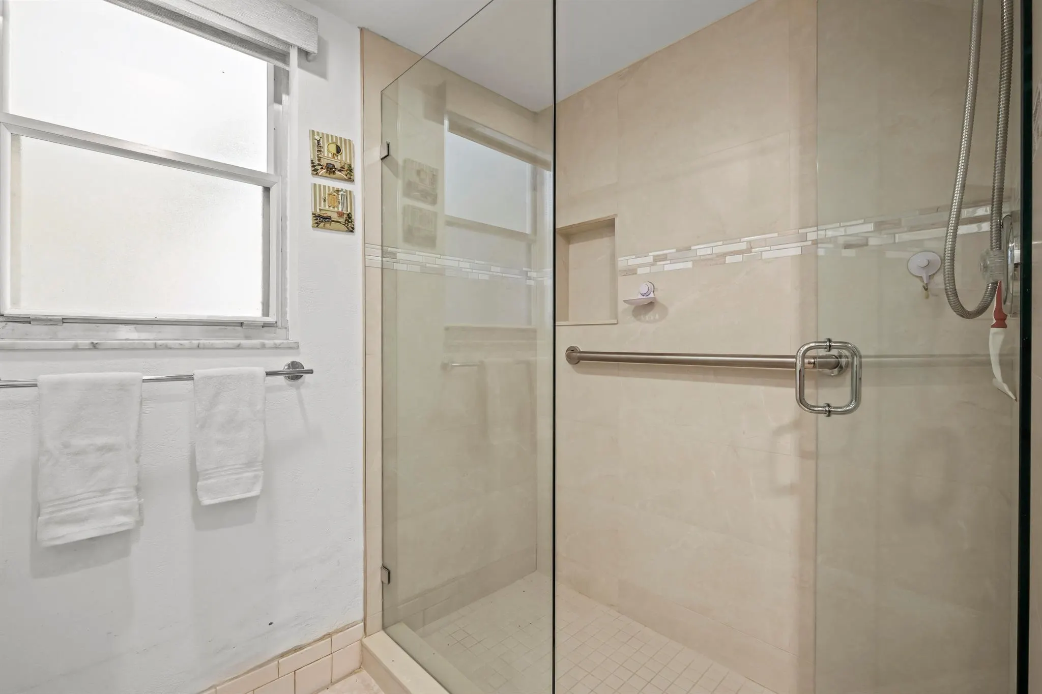 3871 Via Poinciana, #104