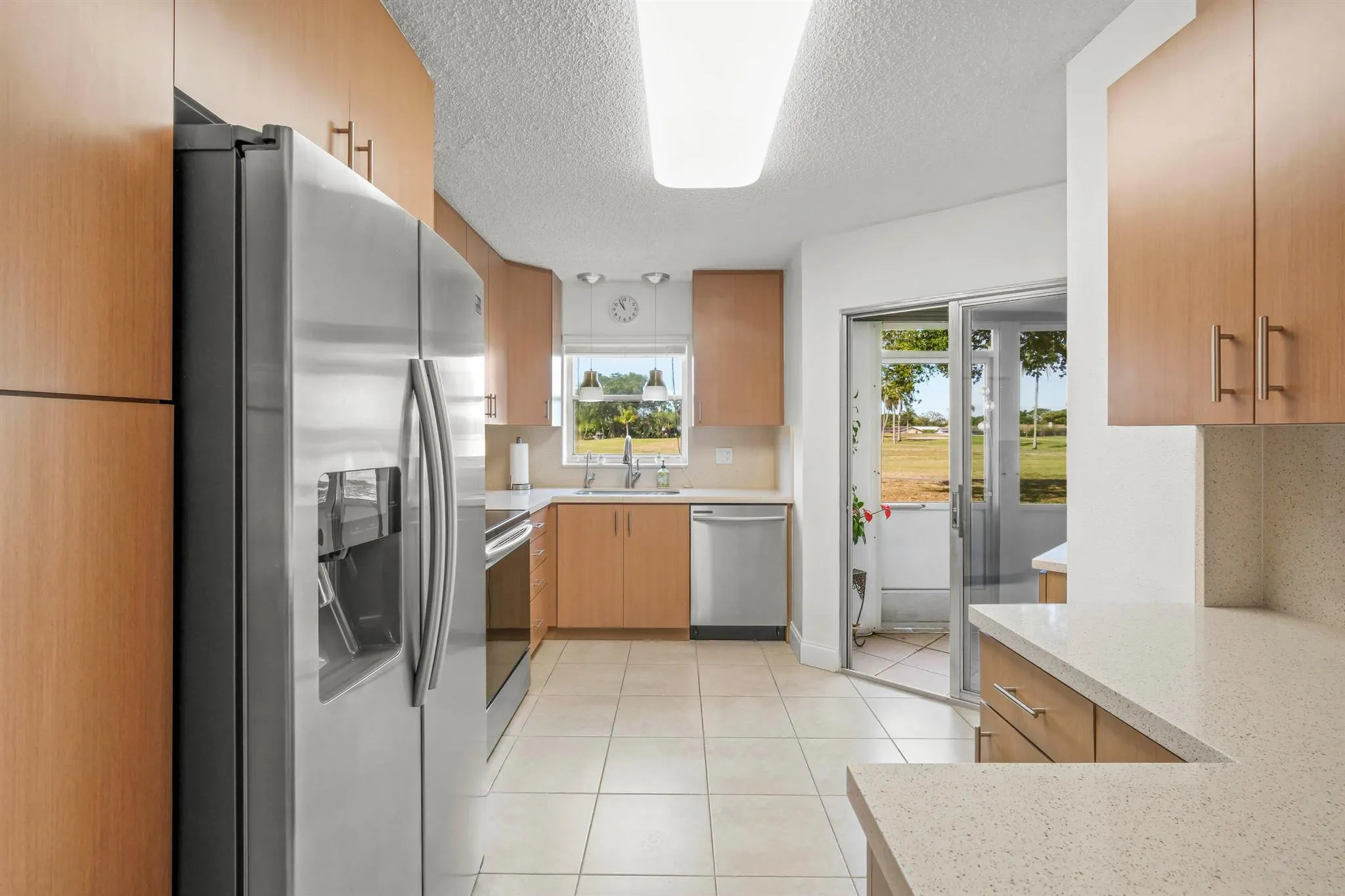 3871 Via Poinciana, #104