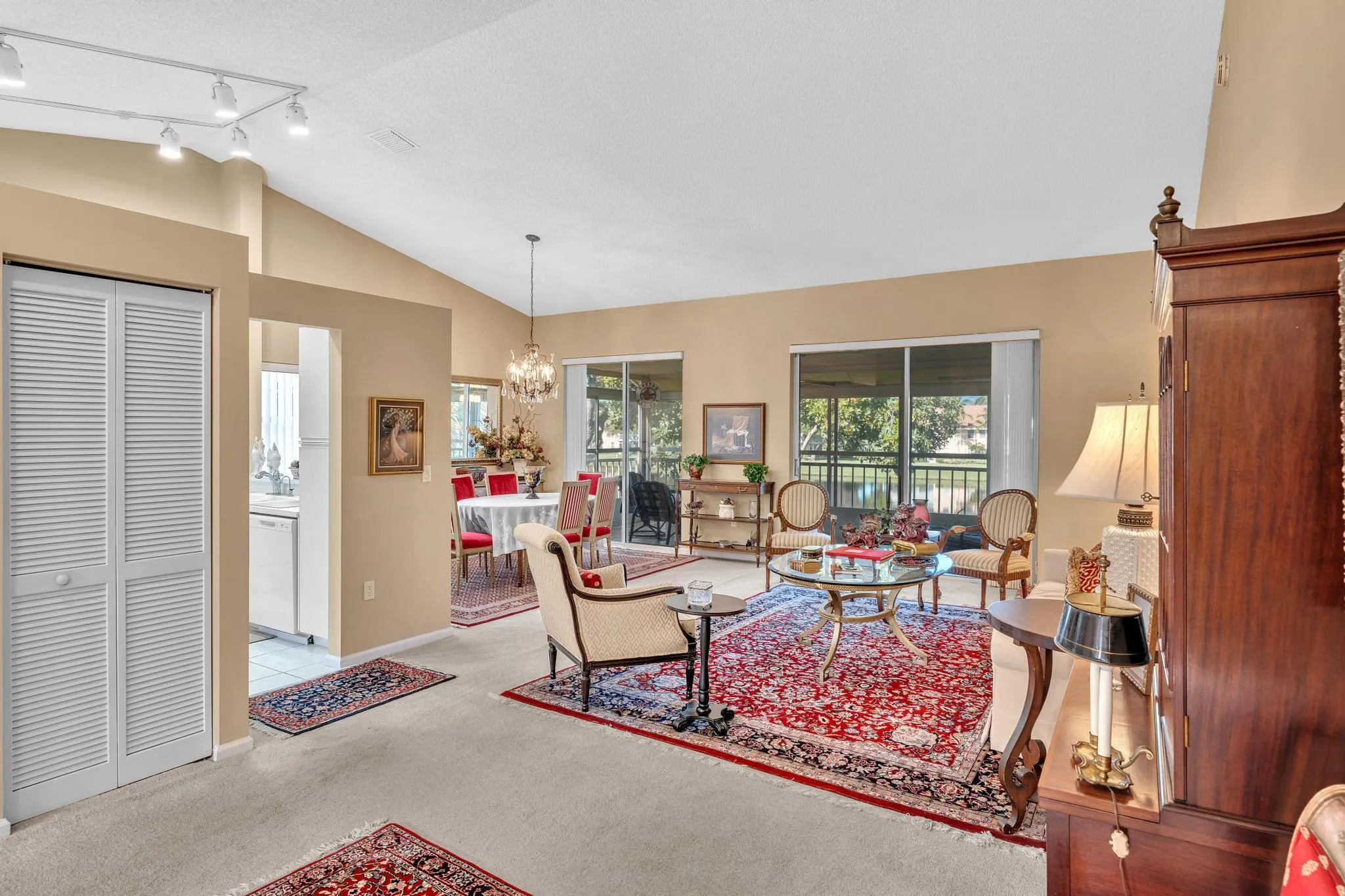 9589 Shadybrook Drive, #201