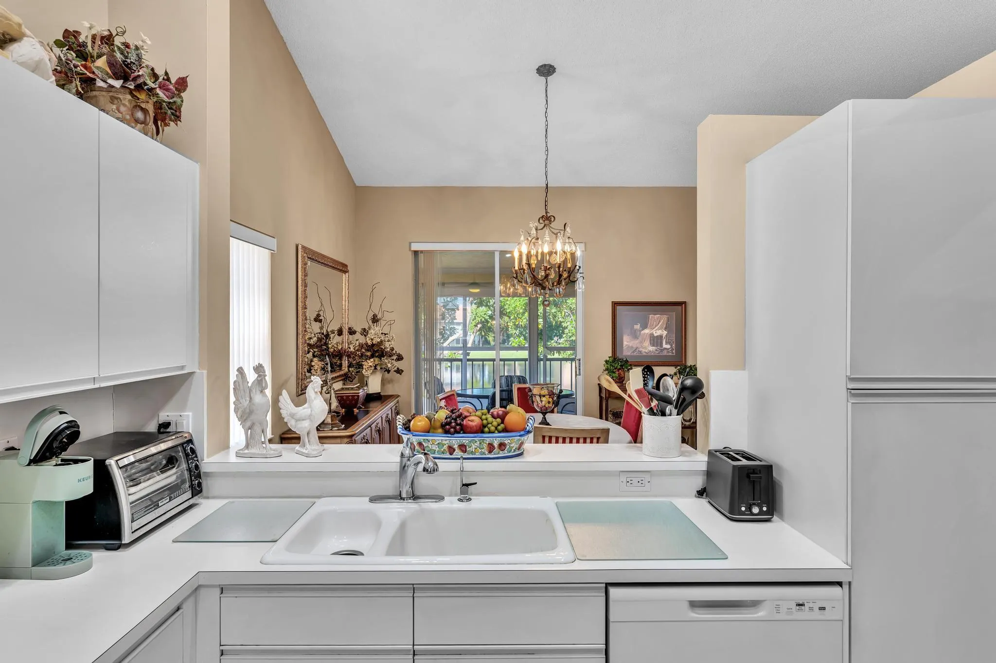 9589 Shadybrook Drive, #201