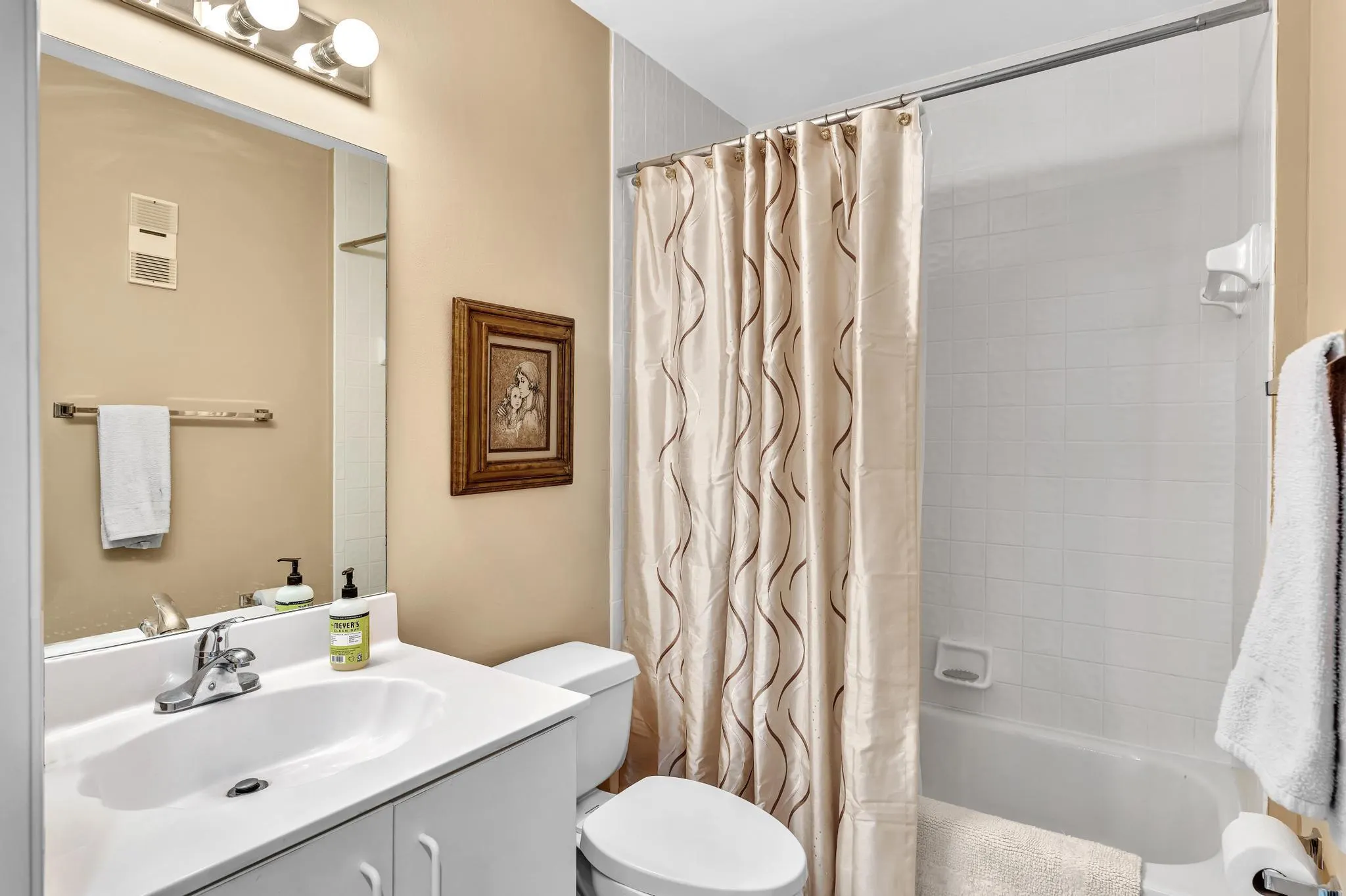 9589 Shadybrook Drive, #201