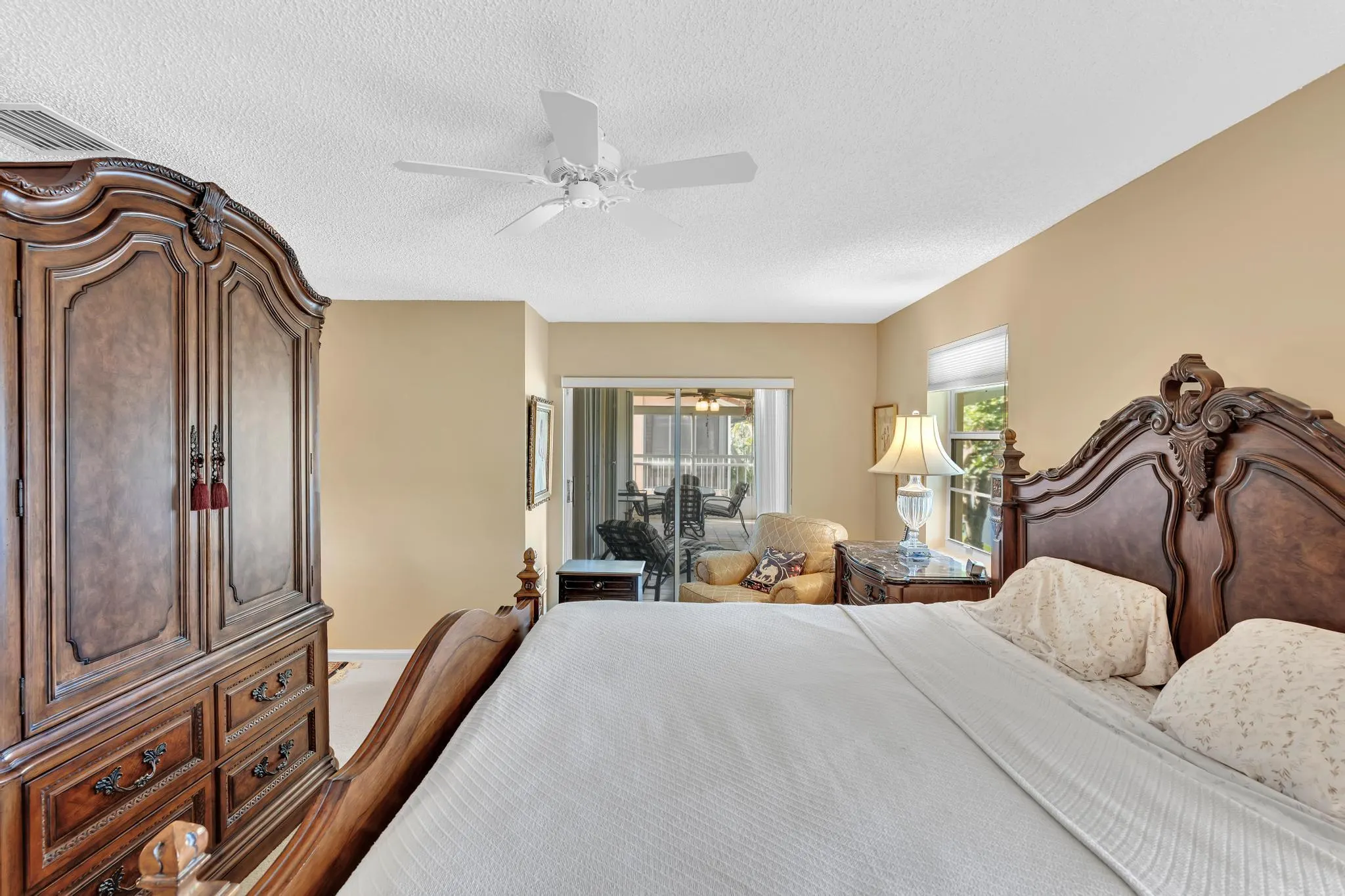 9589 Shadybrook Drive, #201