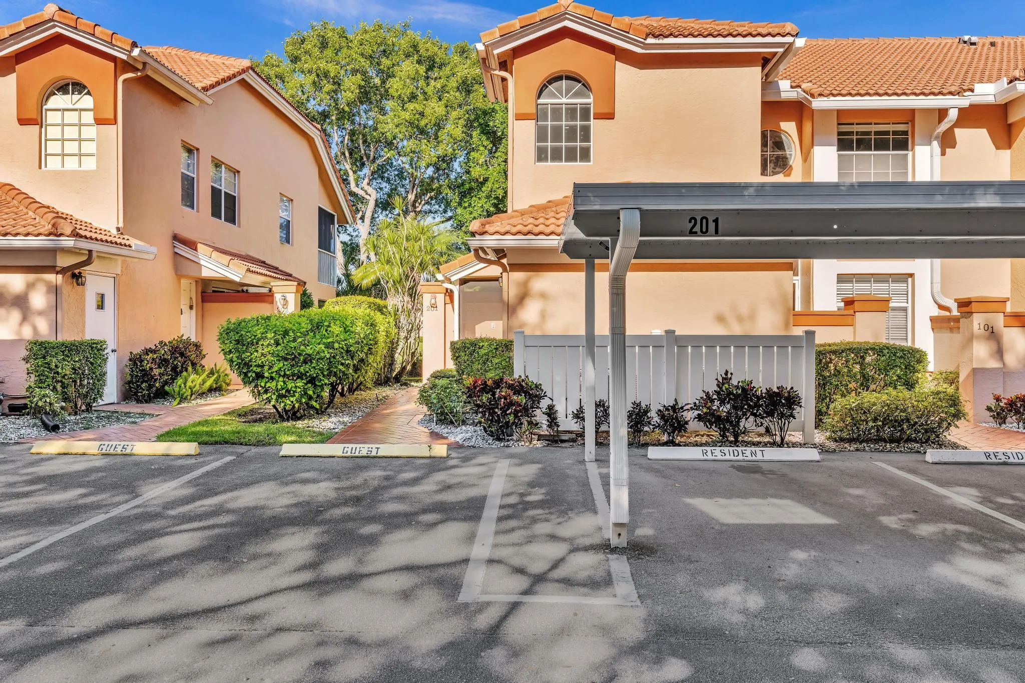9589 Shadybrook Drive, #201