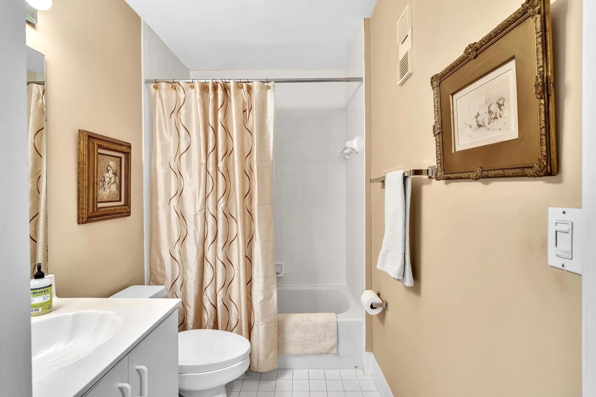 9589 Shadybrook Drive, #201