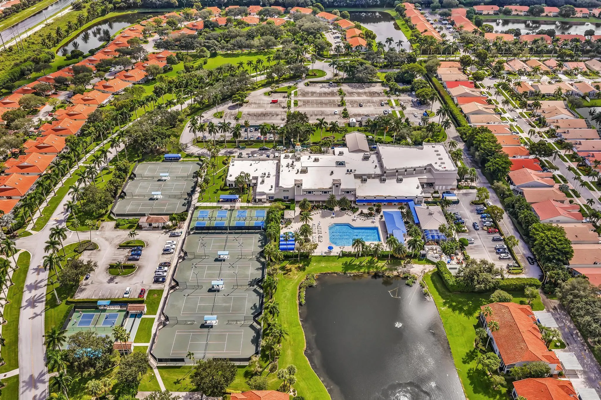 9589 Shadybrook Drive, #201