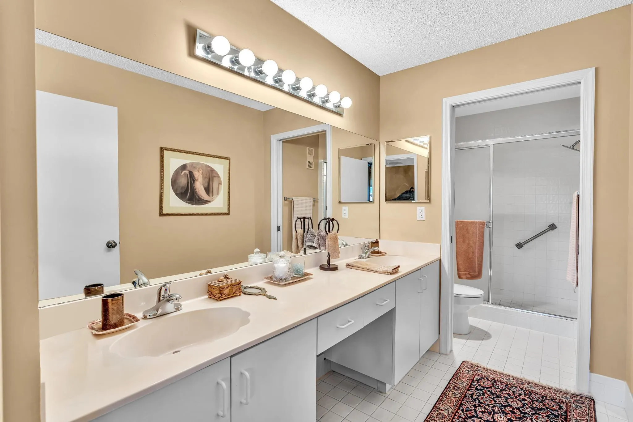 9589 Shadybrook Drive, #201