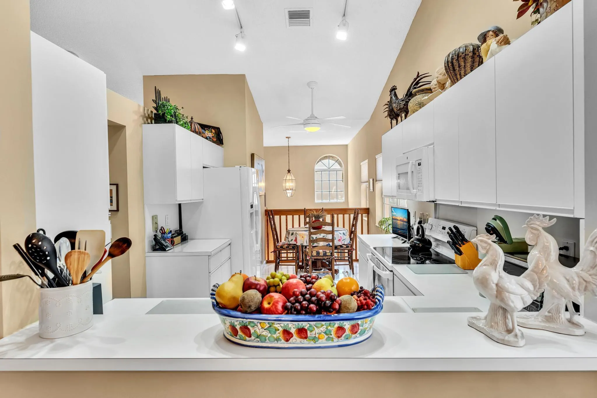 9589 Shadybrook Drive, #201