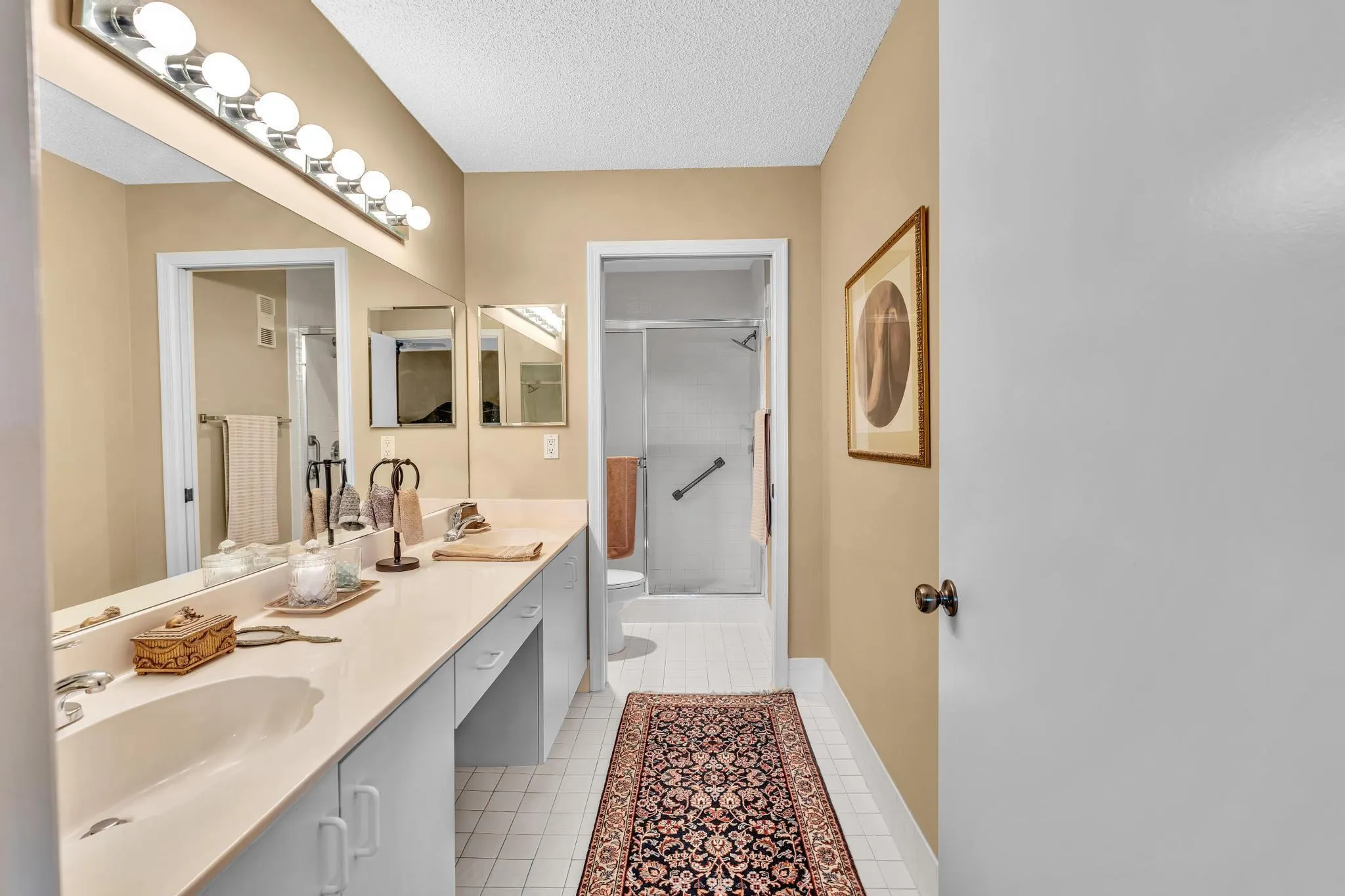 9589 Shadybrook Drive, #201