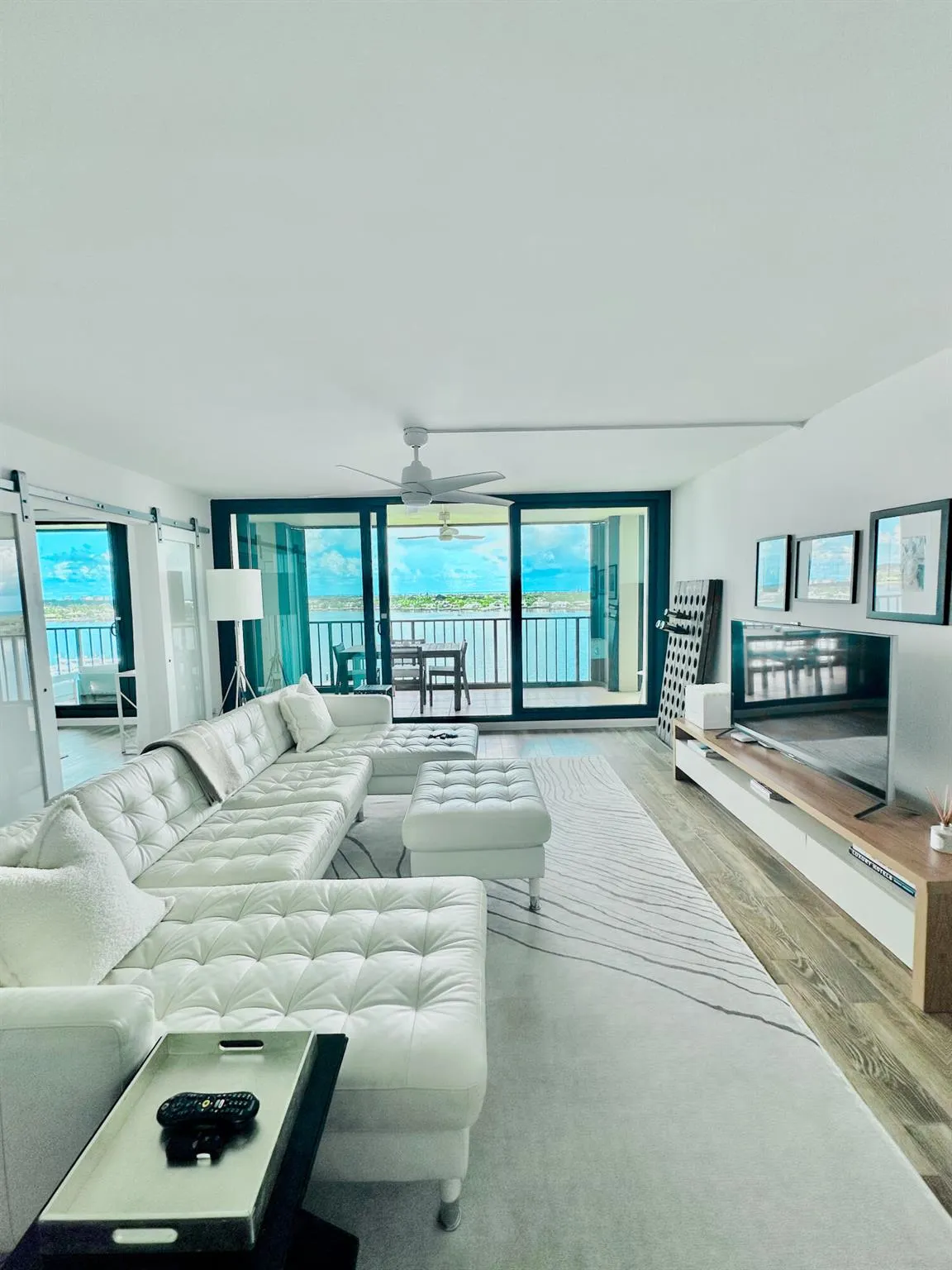 132 Lakeshore Drive, #1118