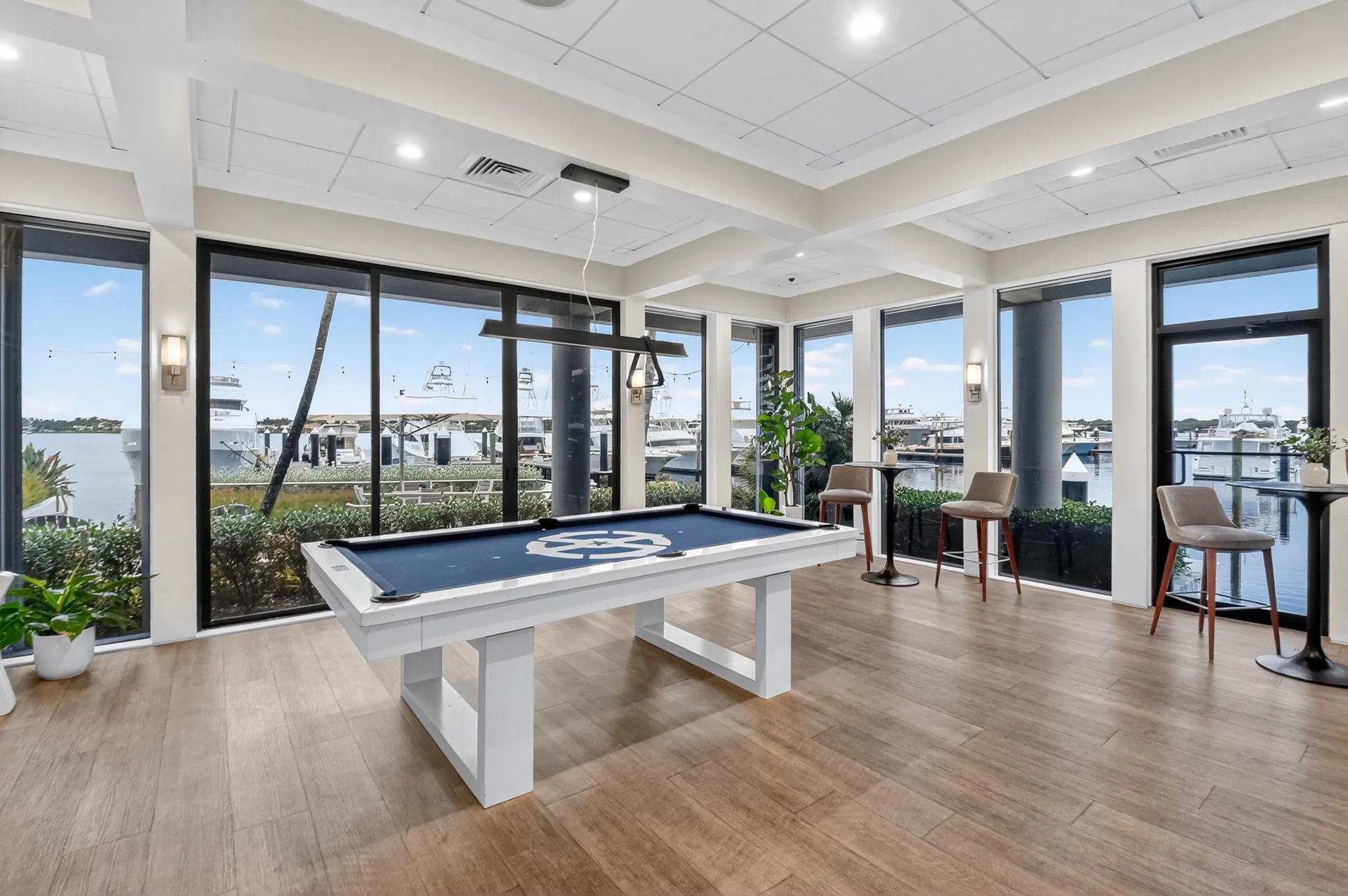 132 Lakeshore Drive, #1118