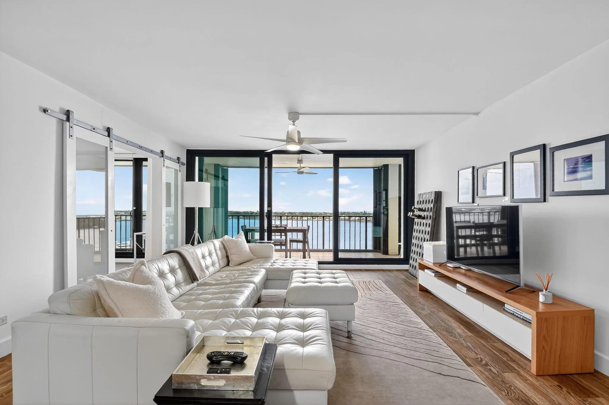 132 Lakeshore Drive, #1118