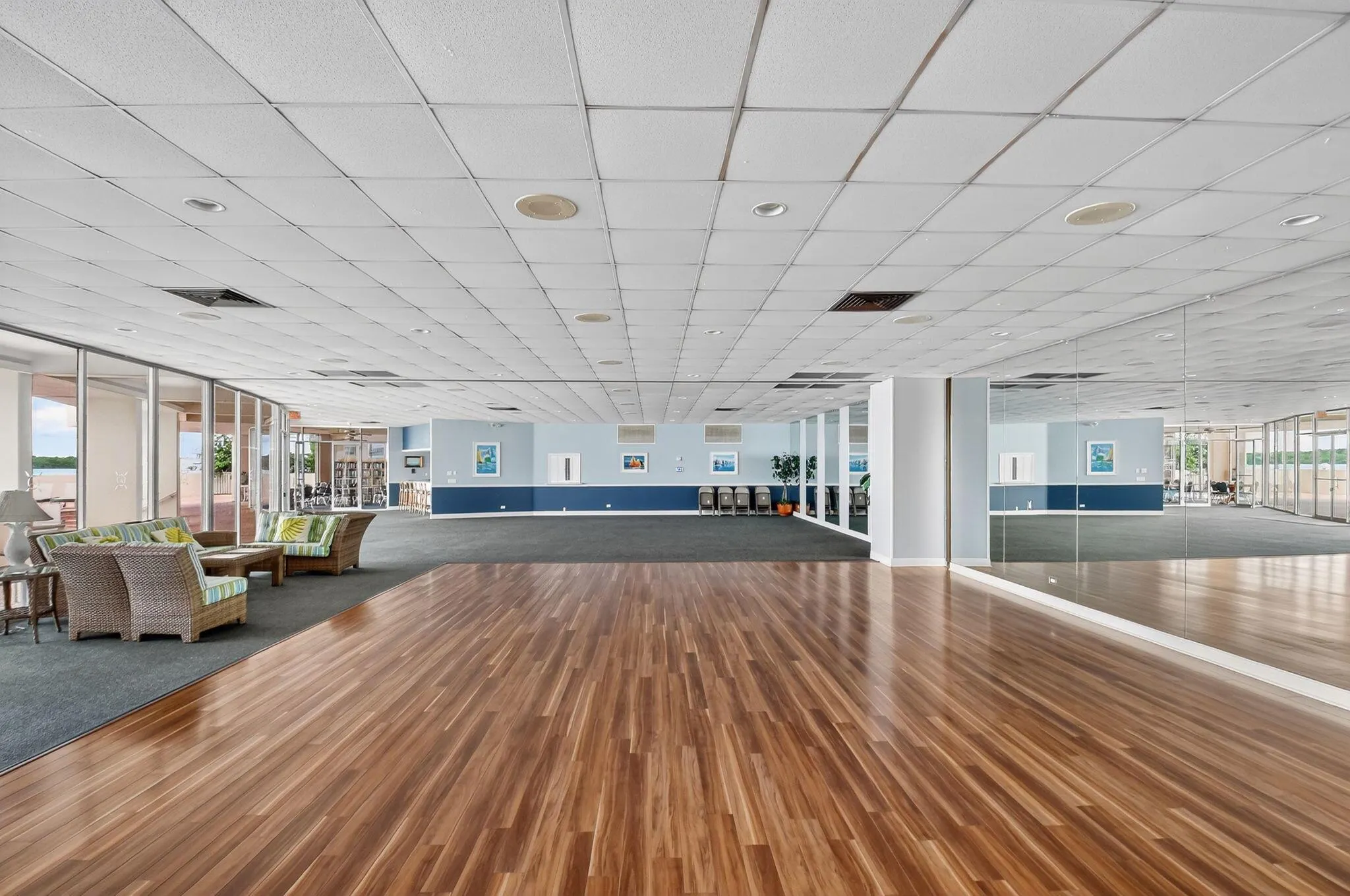 132 Lakeshore Drive, #1118