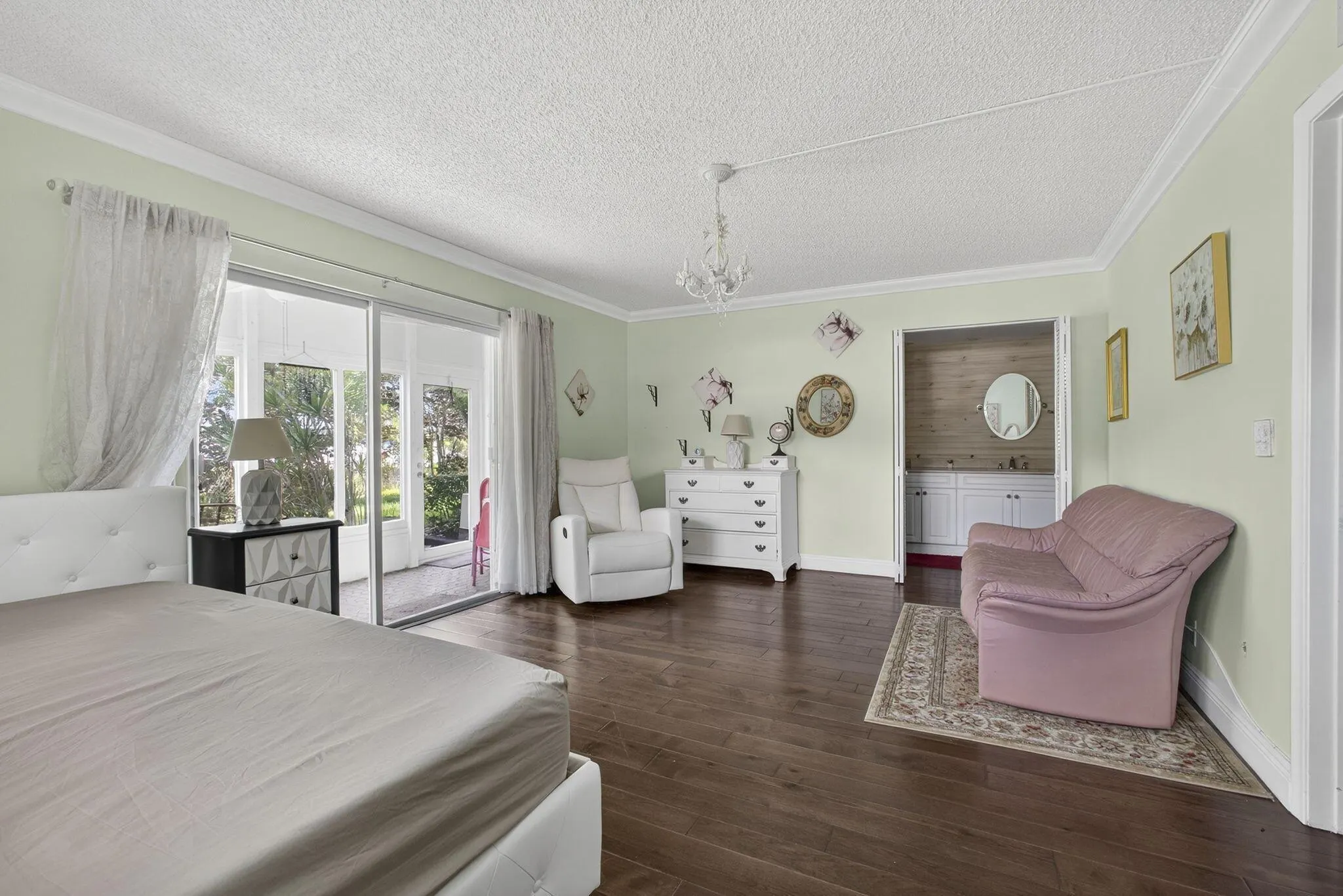 101 Greenbrier A