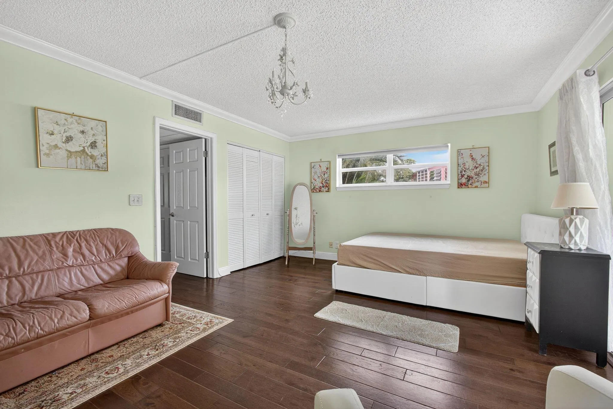 101 Greenbrier A