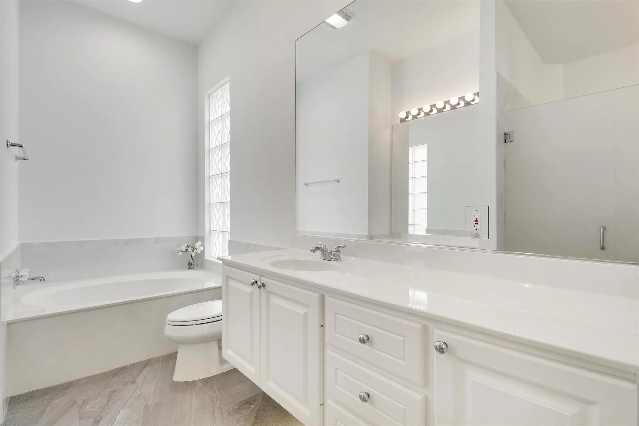 1323 St Lawrence Drive