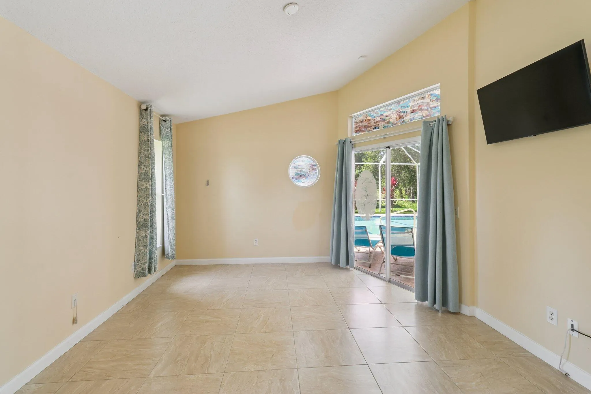 1190 SW Mirror Lake Cove