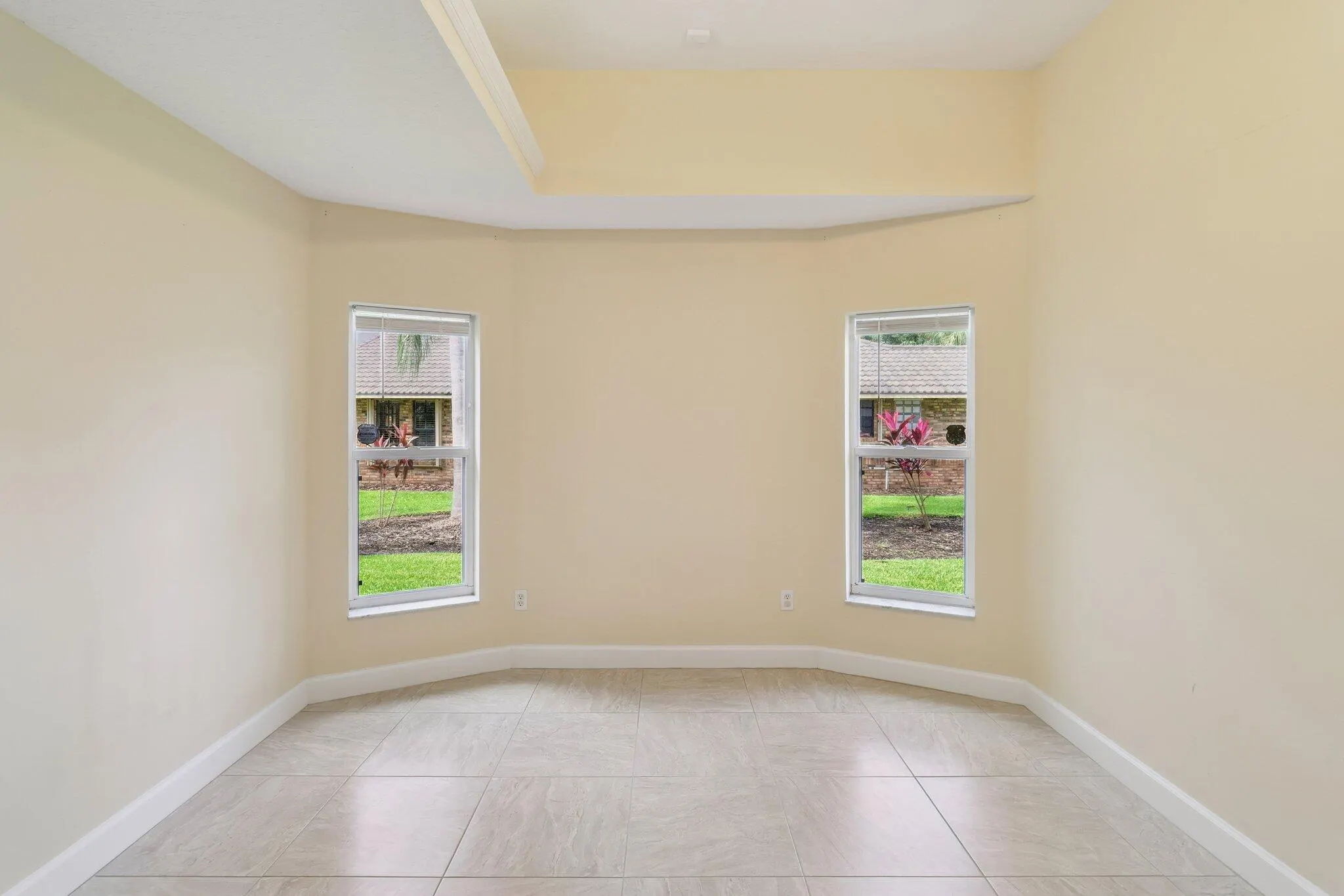 1190 SW Mirror Lake Cove