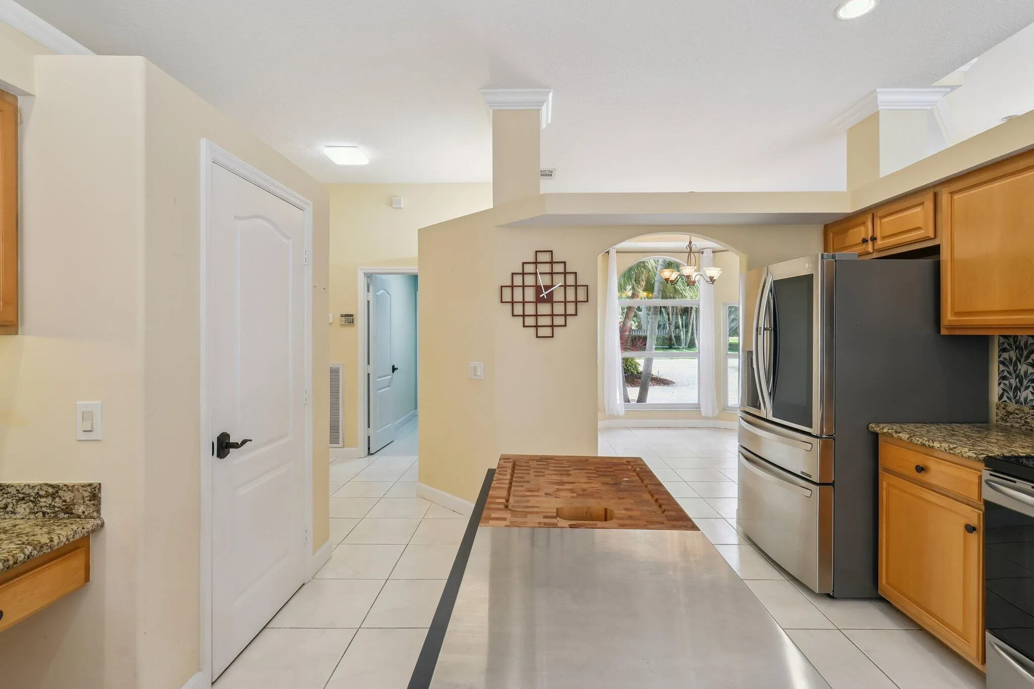 1190 SW Mirror Lake Cove