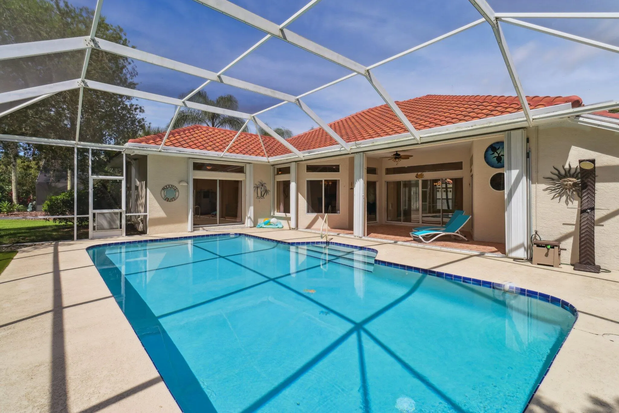 1190 SW Mirror Lake Cove