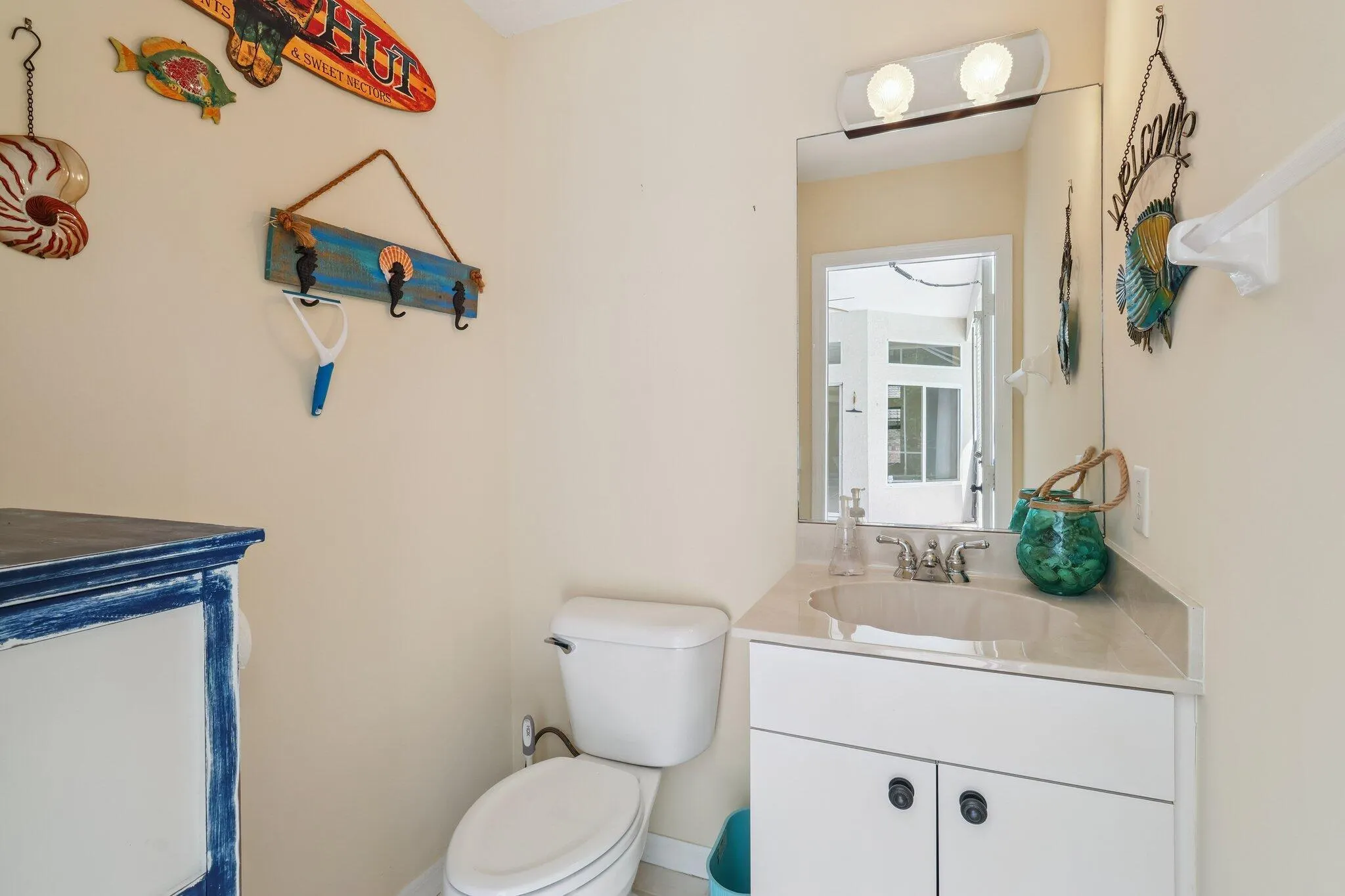 1190 SW Mirror Lake Cove