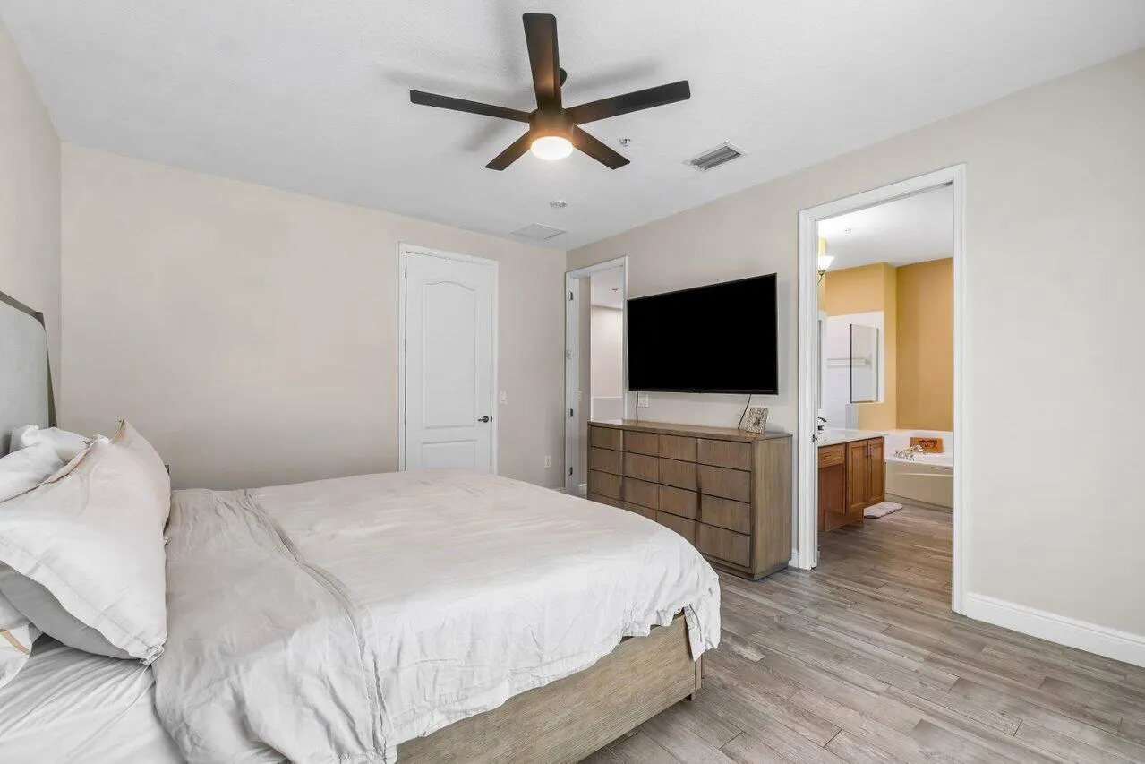 3805 NW 5th Terrace