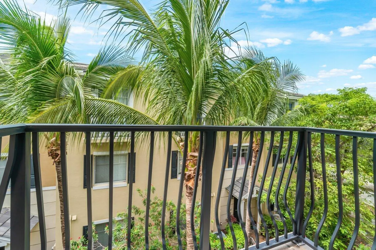 3805 NW 5th Terrace