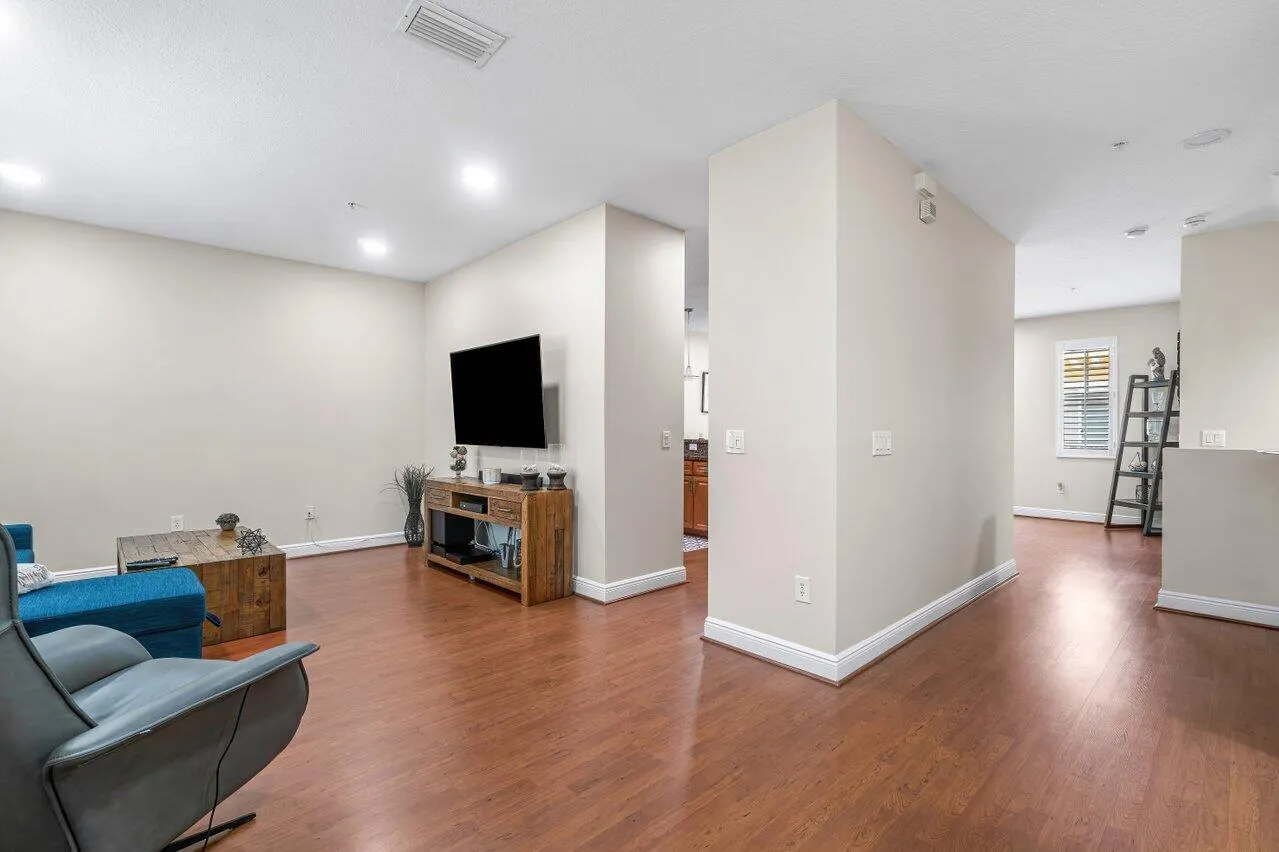 3805 NW 5th Terrace
