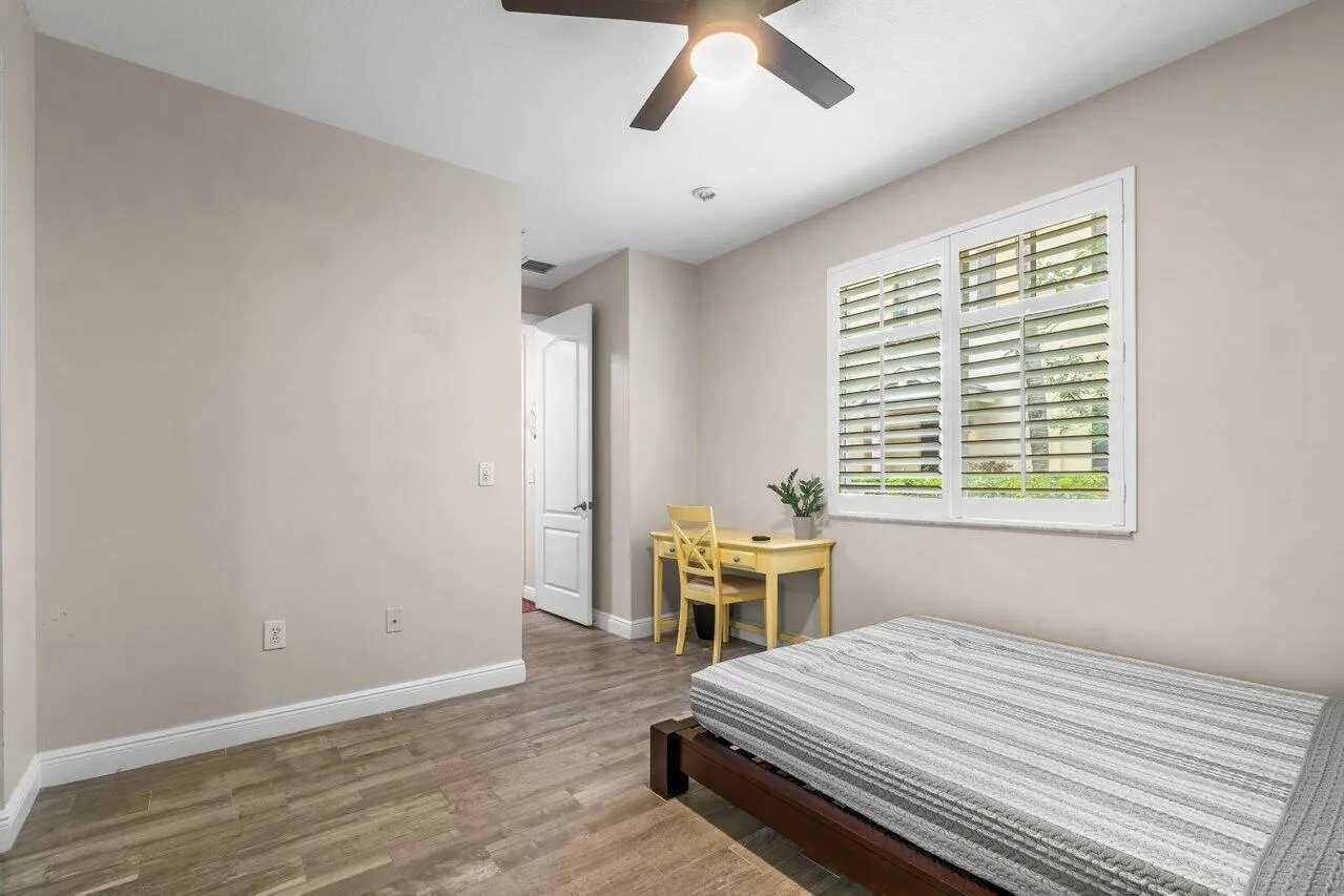 3805 NW 5th Terrace