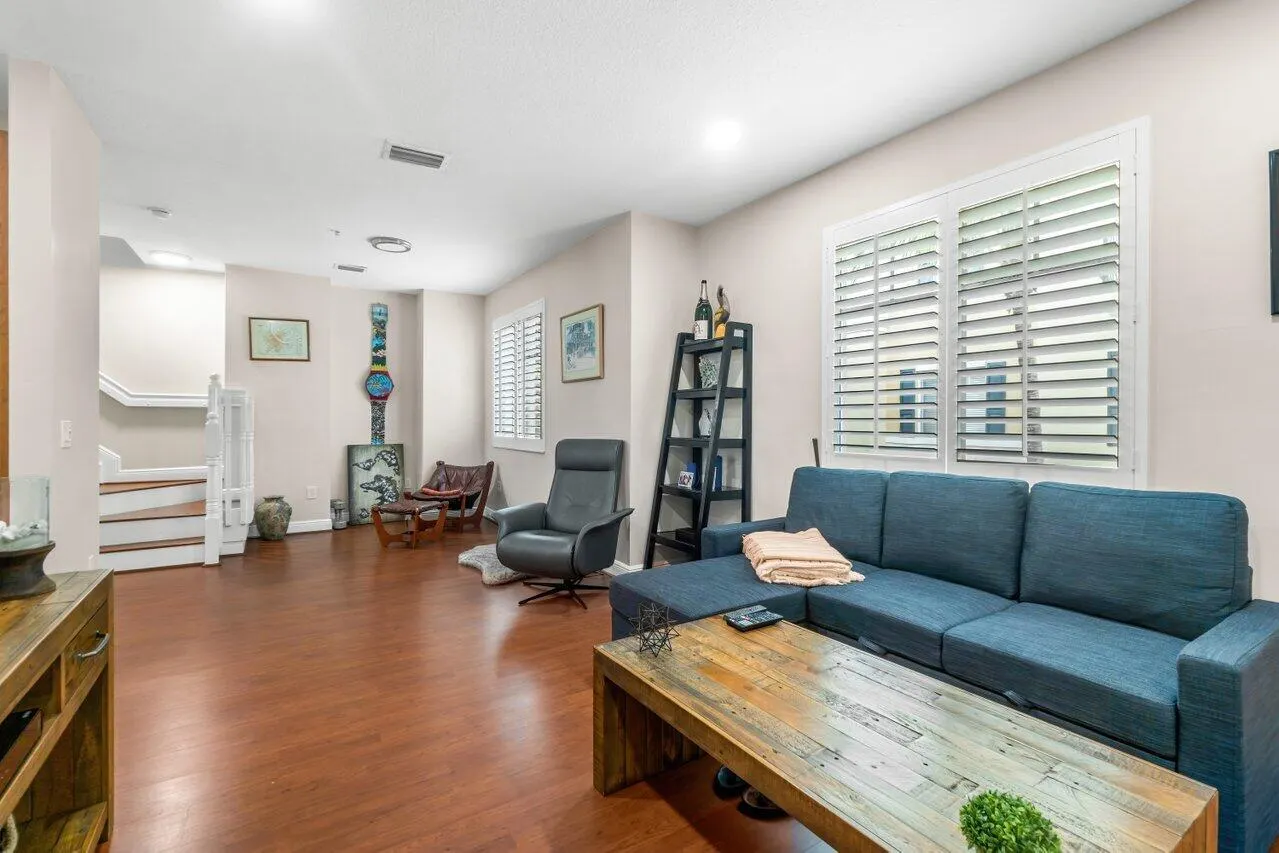 3805 NW 5th Terrace
