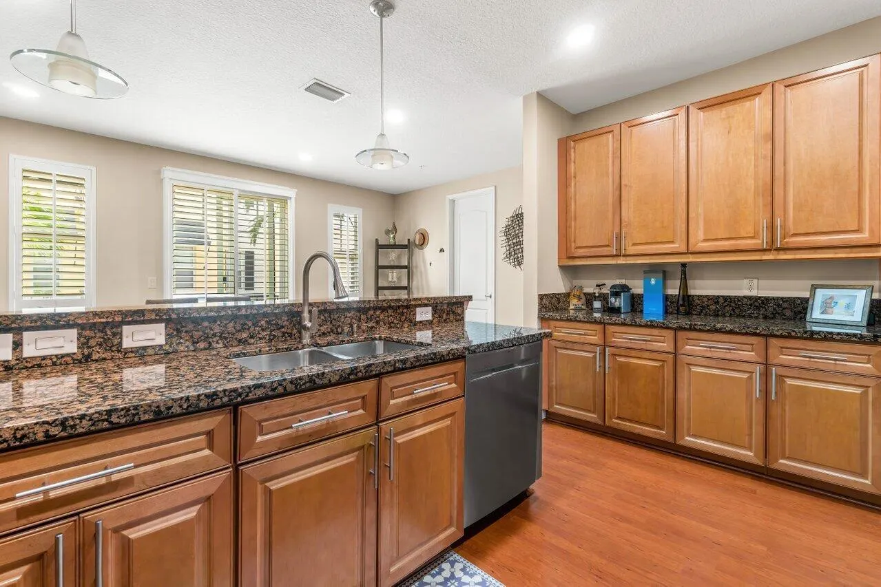 3805 NW 5th Terrace