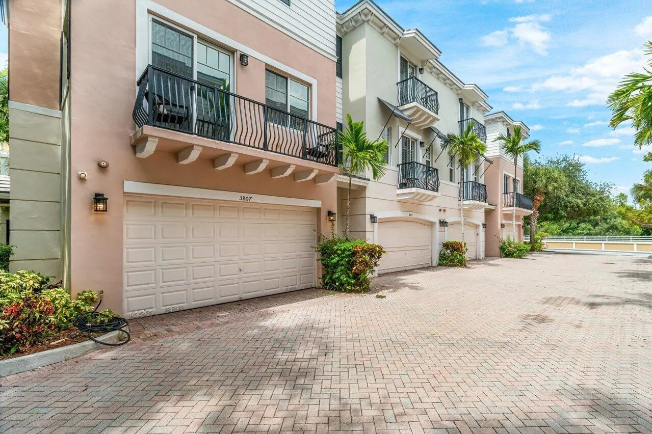 3805 NW 5th Terrace
