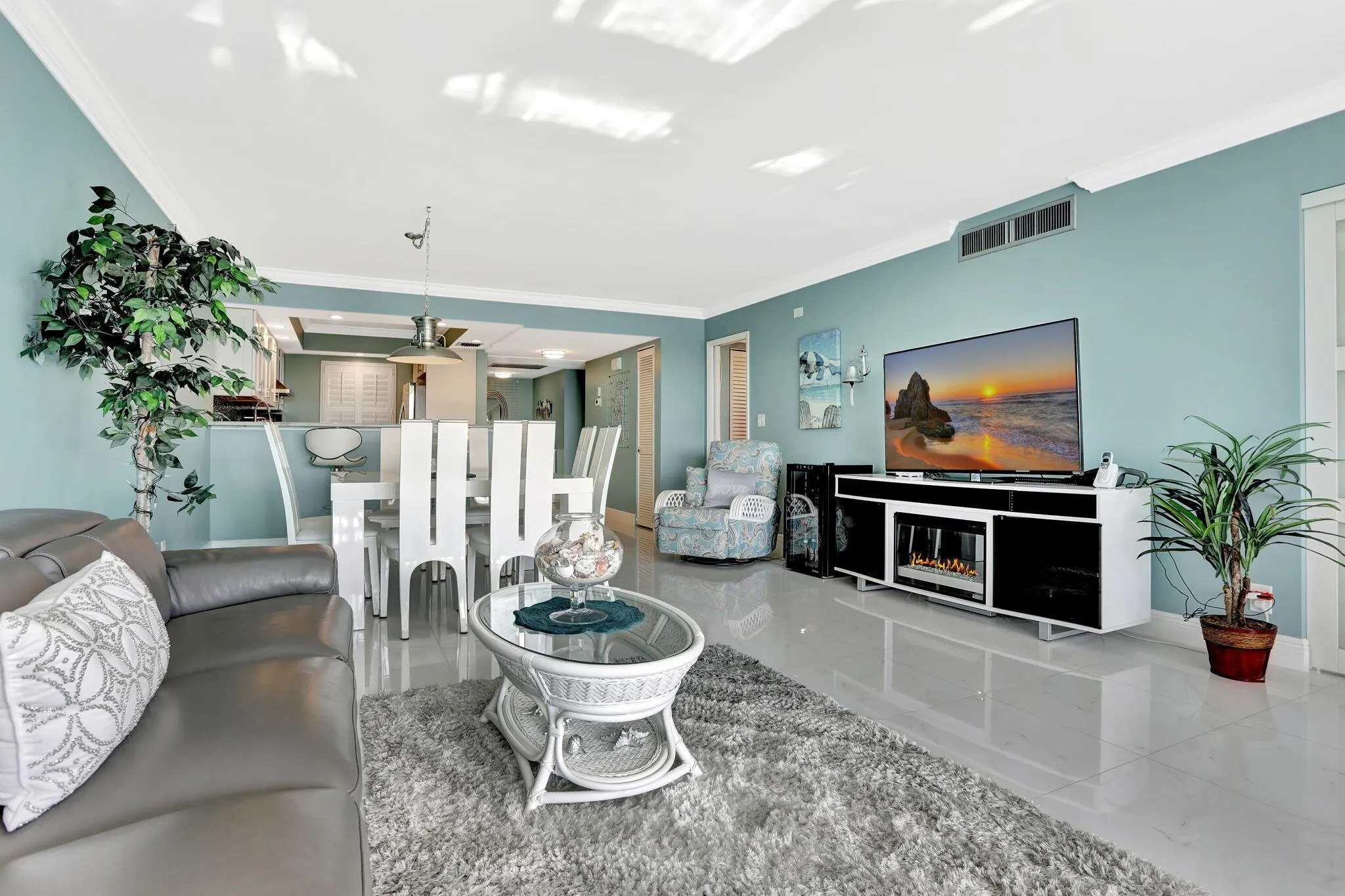 565 Oaks Lane, #512