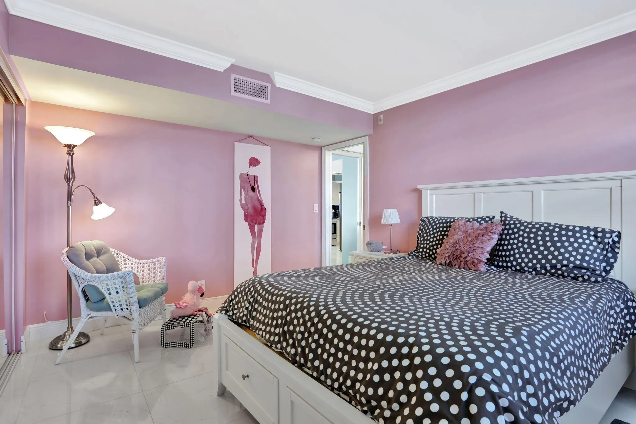 565 Oaks Lane, #512