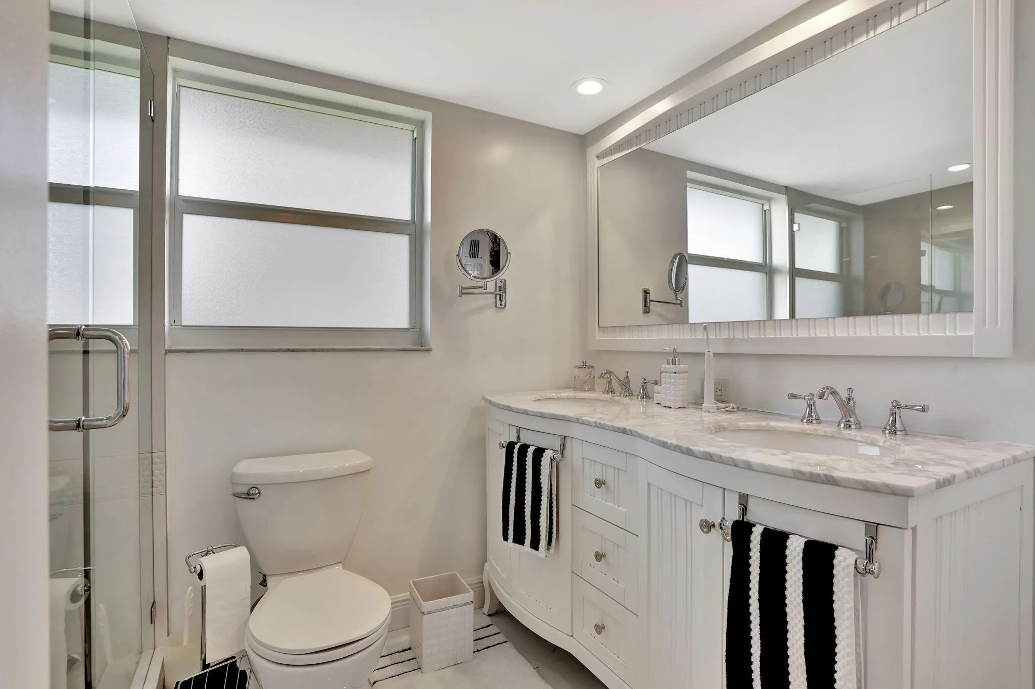 565 Oaks Lane, #512