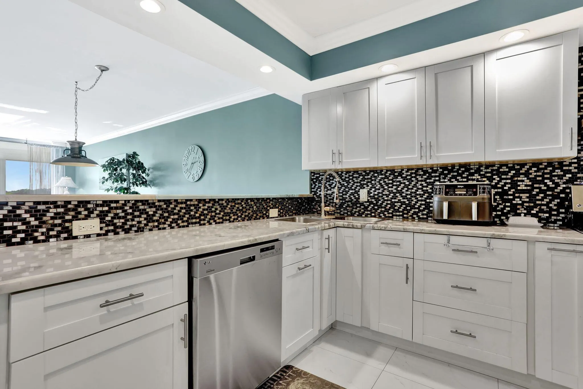 565 Oaks Lane, #512