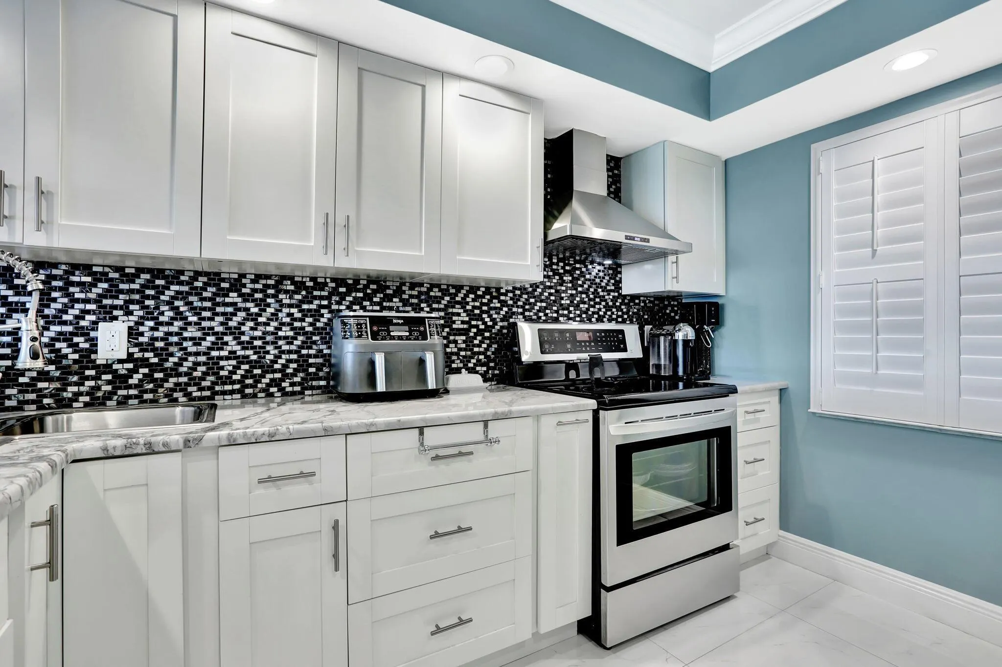 565 Oaks Lane, #512