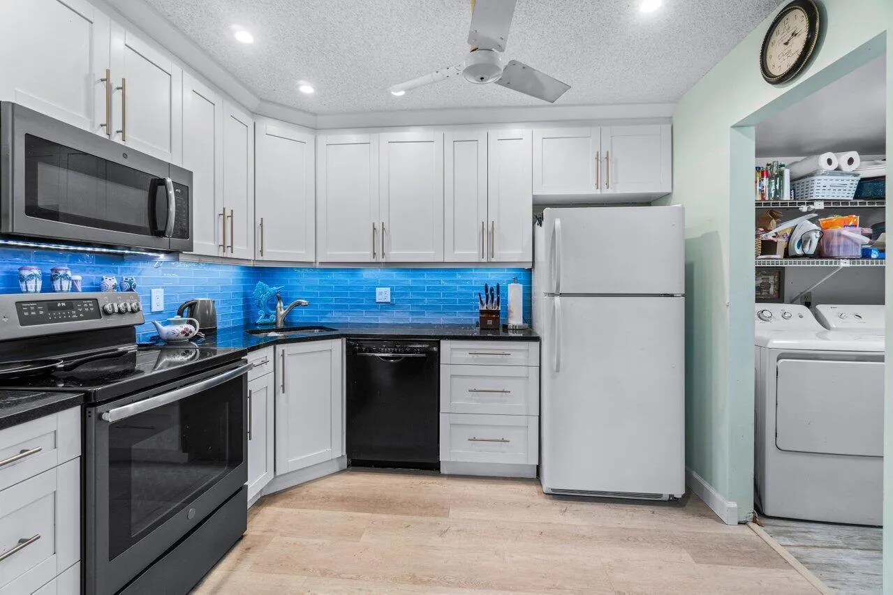 414 Pine Glen Lane, #D-2