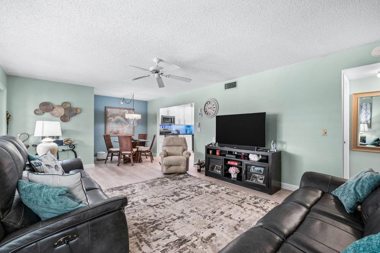 414 Pine Glen Lane, #D-2
